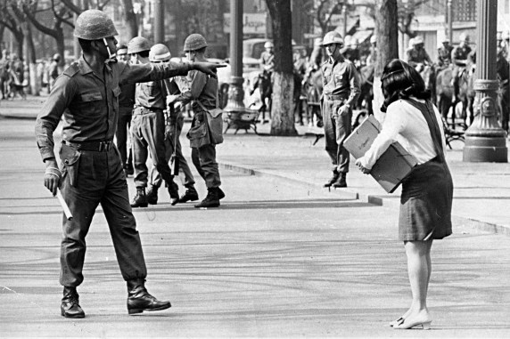 Repressão militar contra estudantes da cidade de São Paulo, durante a ditadura Civil-Militar de 1964 a 1985.