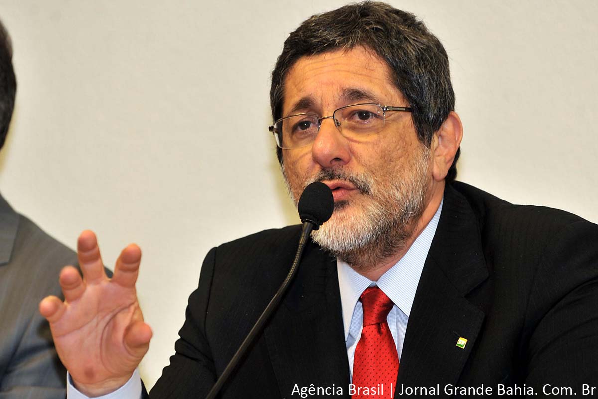 José Sergio Gabrielli de Azevedo é professor titular licenciado da Universidade Federal da Bahia (UFBA).