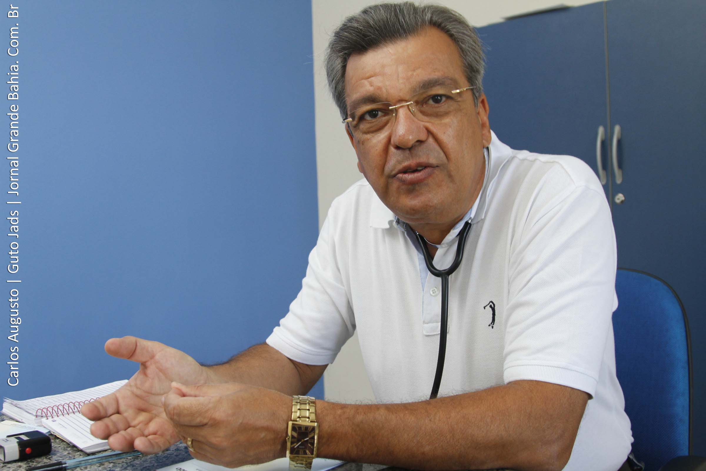 Deputado estadual Targino Machado criticou a ida do ex-senador César Borges, presidente estadual do PR, para a vice-presidência de Governo do Banco do Brasil.