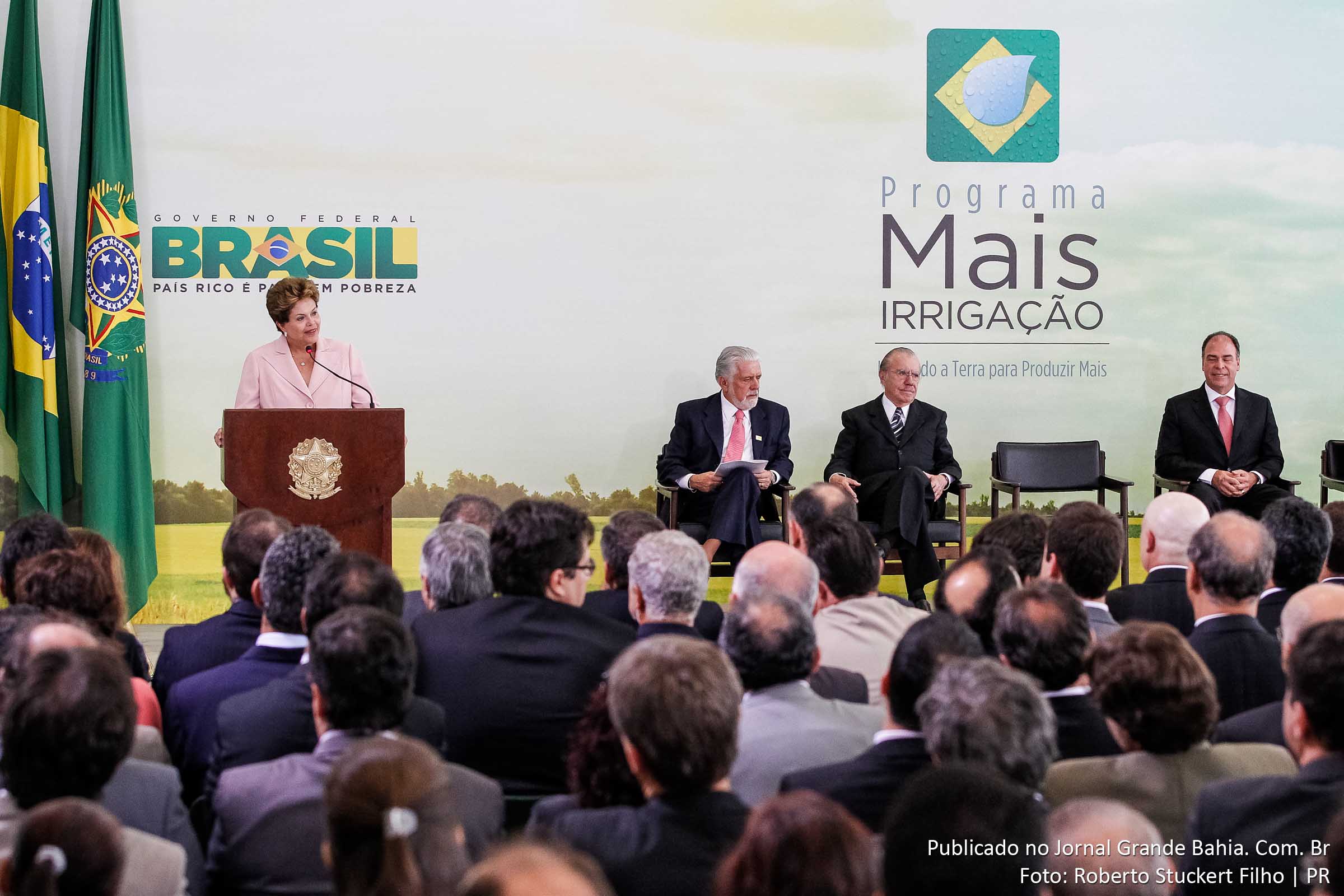 Dilma Rousseff destaca que os perímetros públicos de irrigação em fase de implantação pela Codevasf na Bahia – Salitre, em Juazeiro, e Baixio de Irecê, em Xique-Xique – receberão, juntos, o maior aporte de investimentos públicos previstos no eixo das parcerias público-privadas do programa Mais Irrigação.