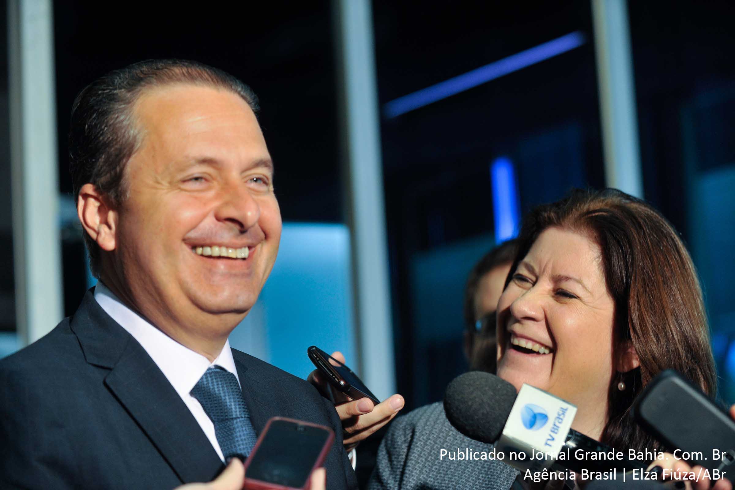 Eduardo Campos: “Esta decisão não diz respeito a qualquer antecipação quanto a posicionamentos que haveremos de adotar no pleito eleitoral que se avizinha, visto que nossa estratégia – que não exclui a possibilidade de candidatura própria – será discutida nas instâncias próprias”