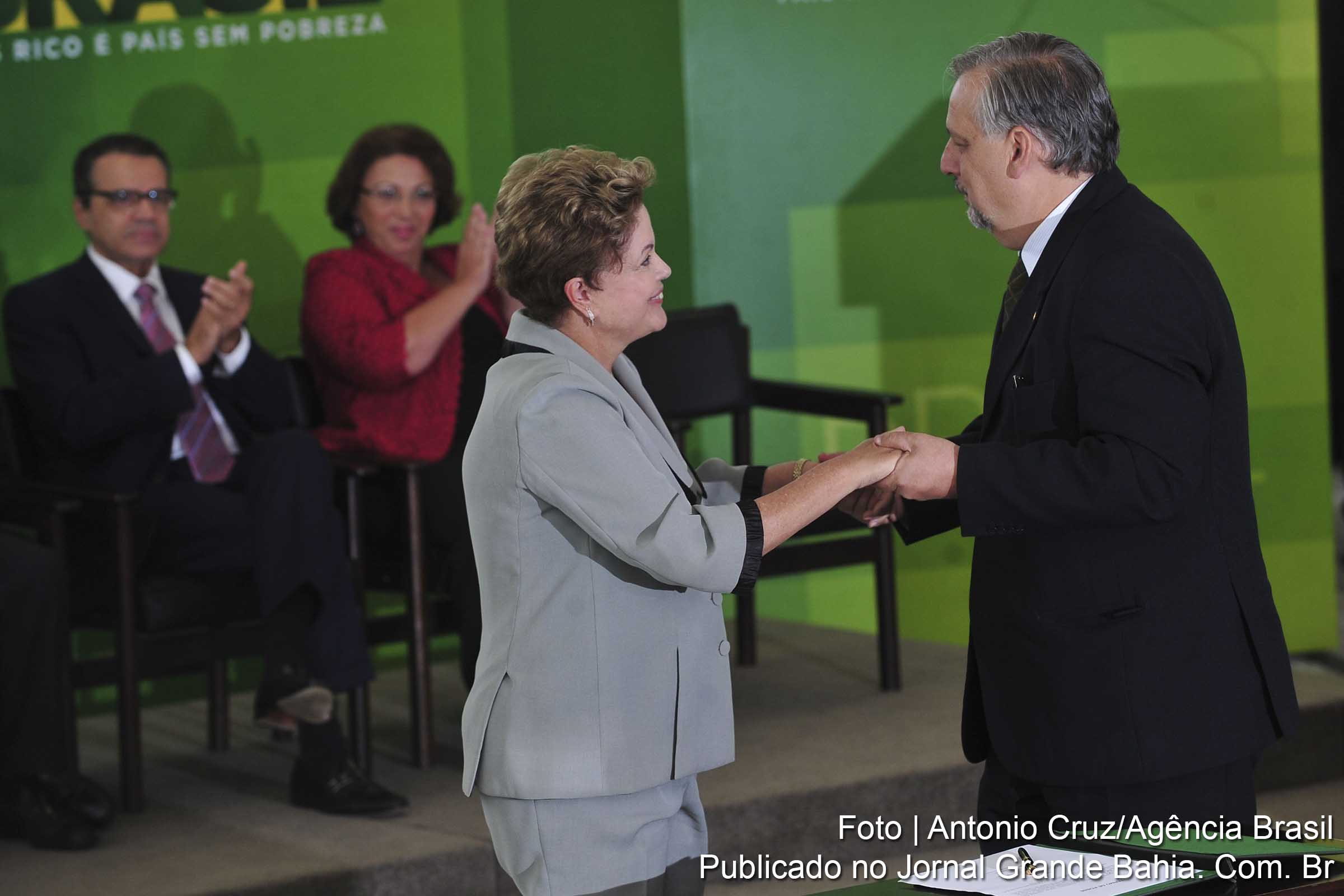 Dilma Rousseff empossa Ricardo Berzoini na Secretaria de Relações Institucionais.