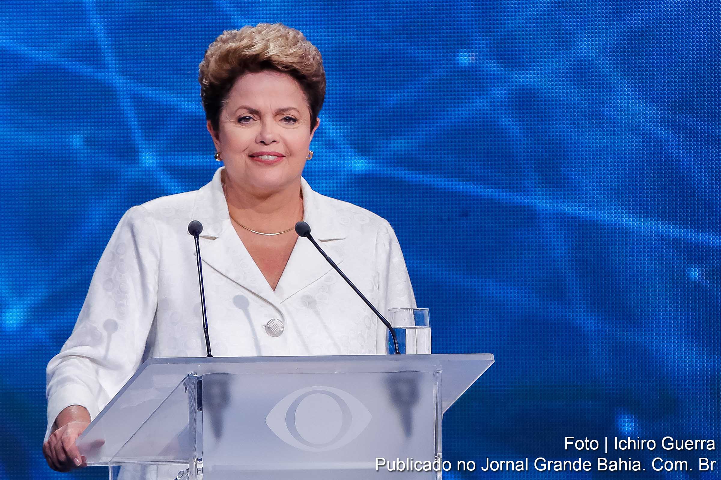 Dilma Rousseff recebe apoio de prefeitos baianos.