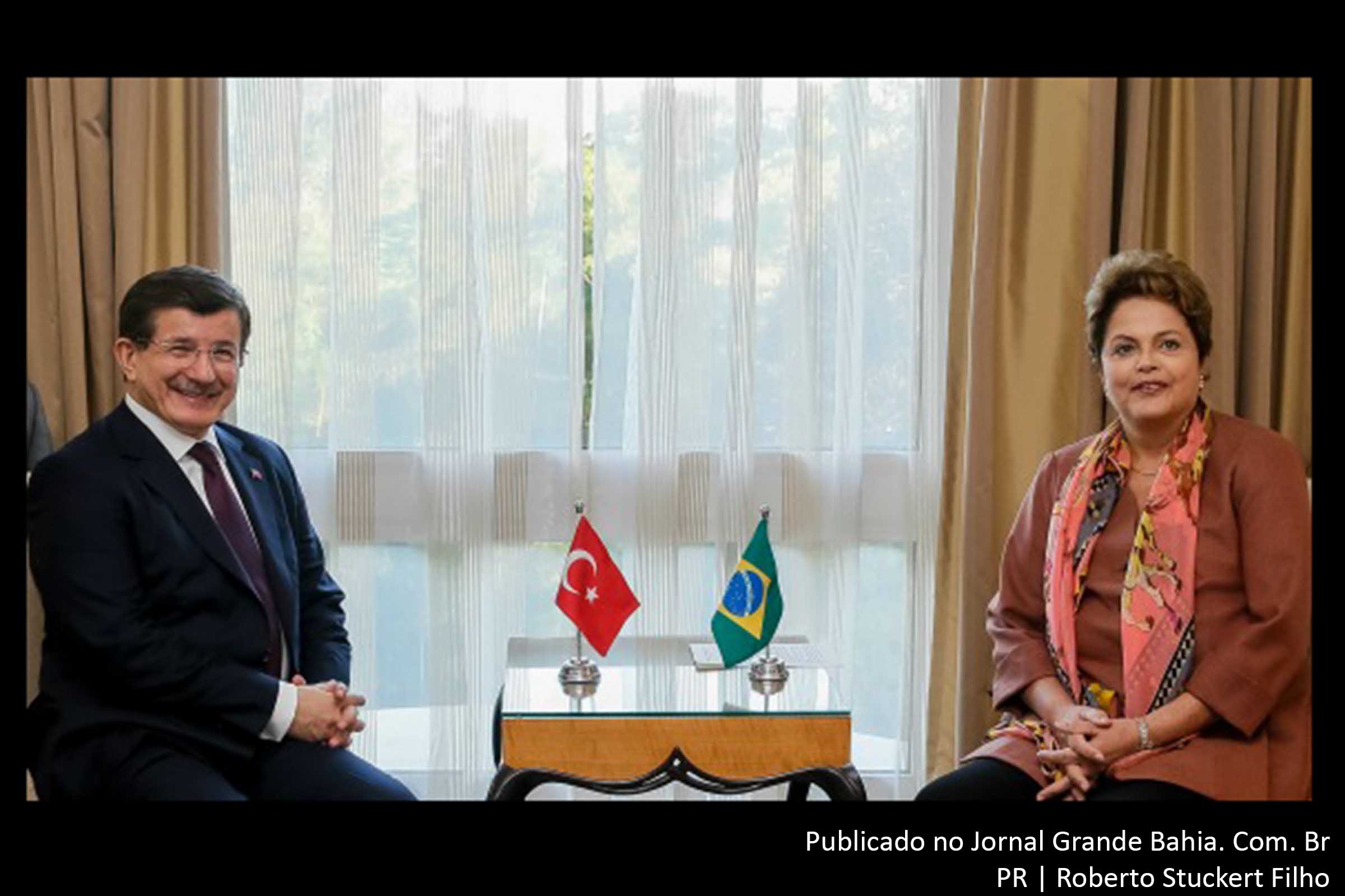 Presidenta Dilma Rousseff participa de encontro bilateral com primeiro-ministro da Turquia, Ahmet Davutoglu, em Brisbane, em Austrália, 14 de novembro de 2014.