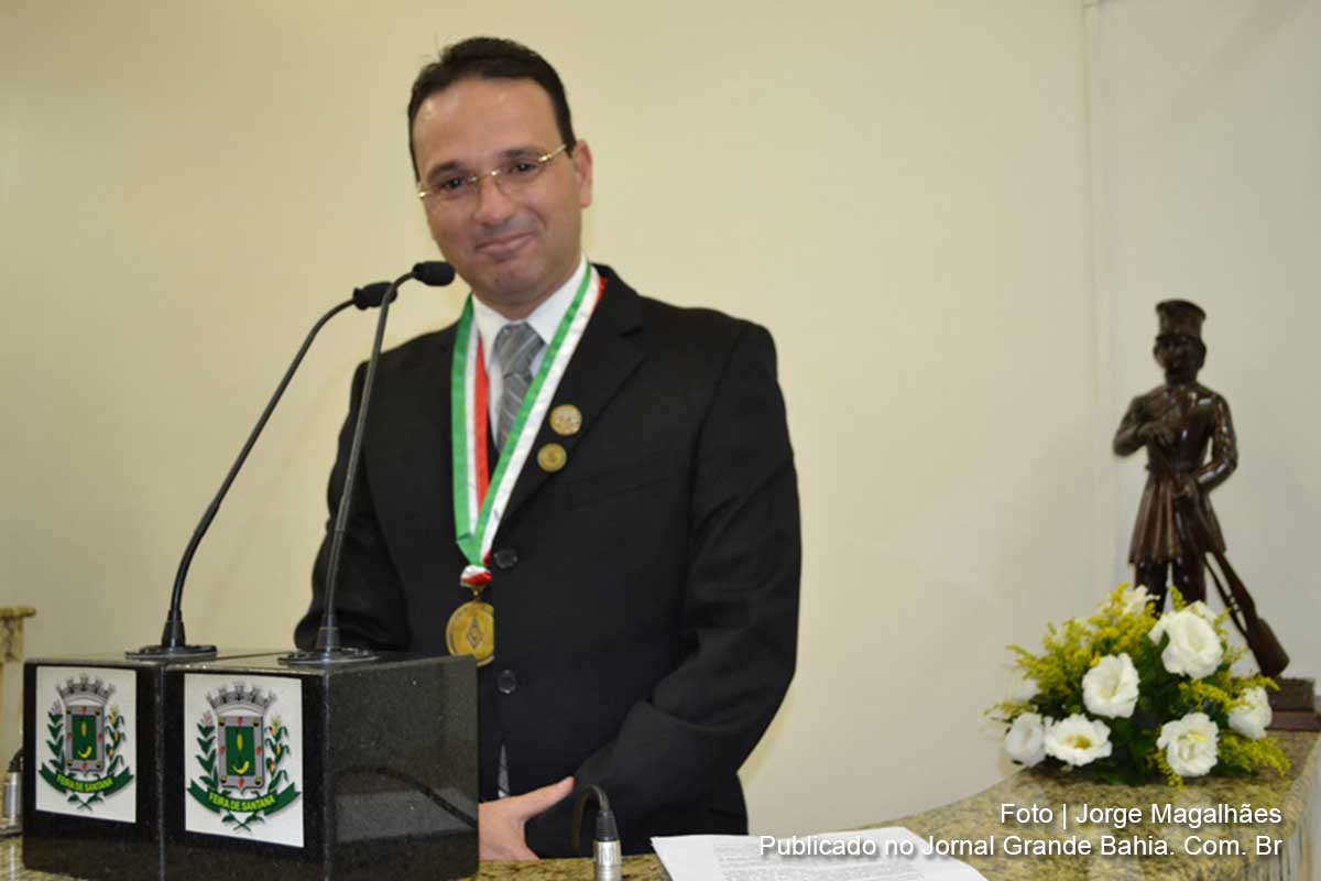 Alexandre Monteiro recebe título da Câmara Municipal de Feira de Santana.