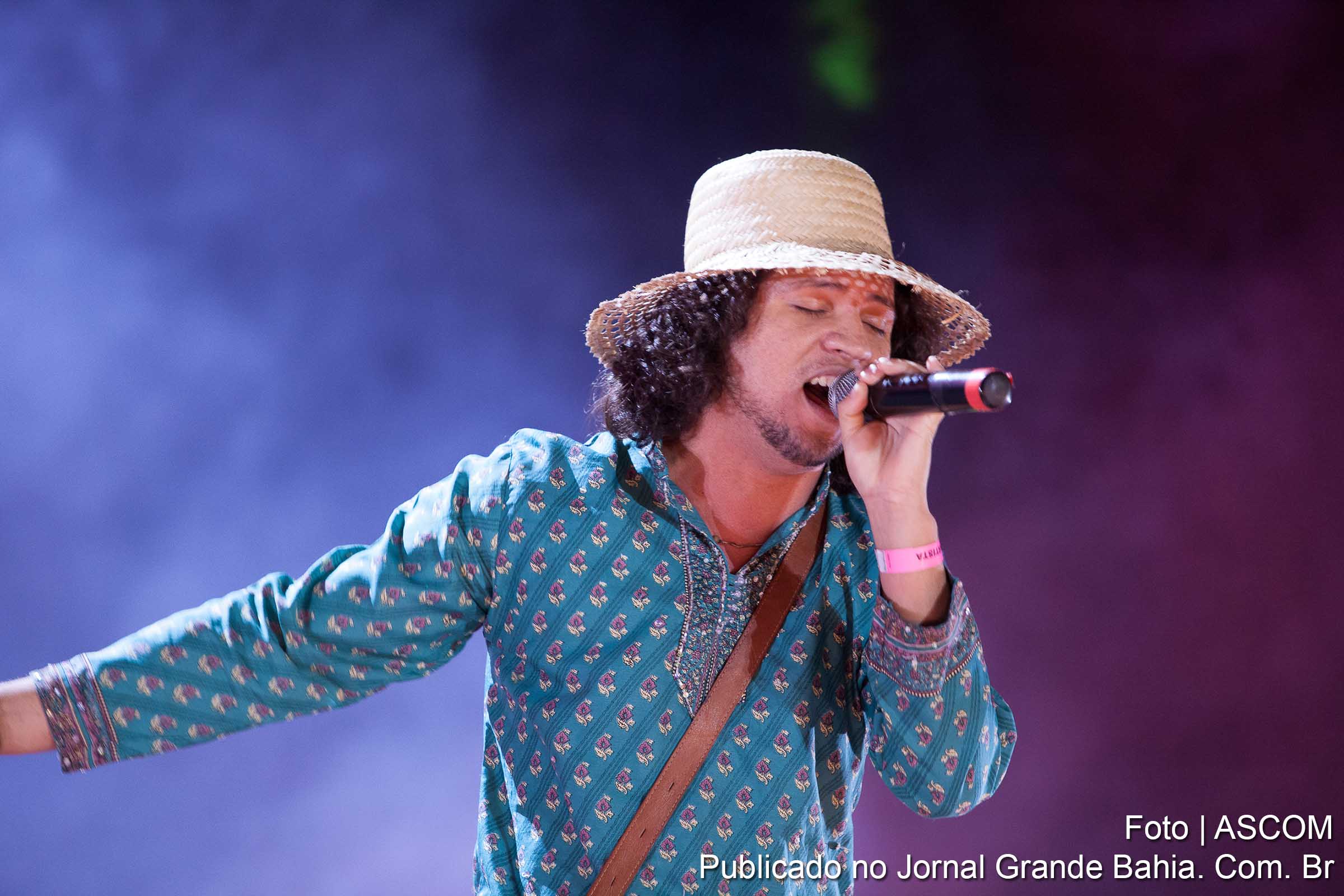 RaPadura Xique-Chico canta em Feira de Santana.