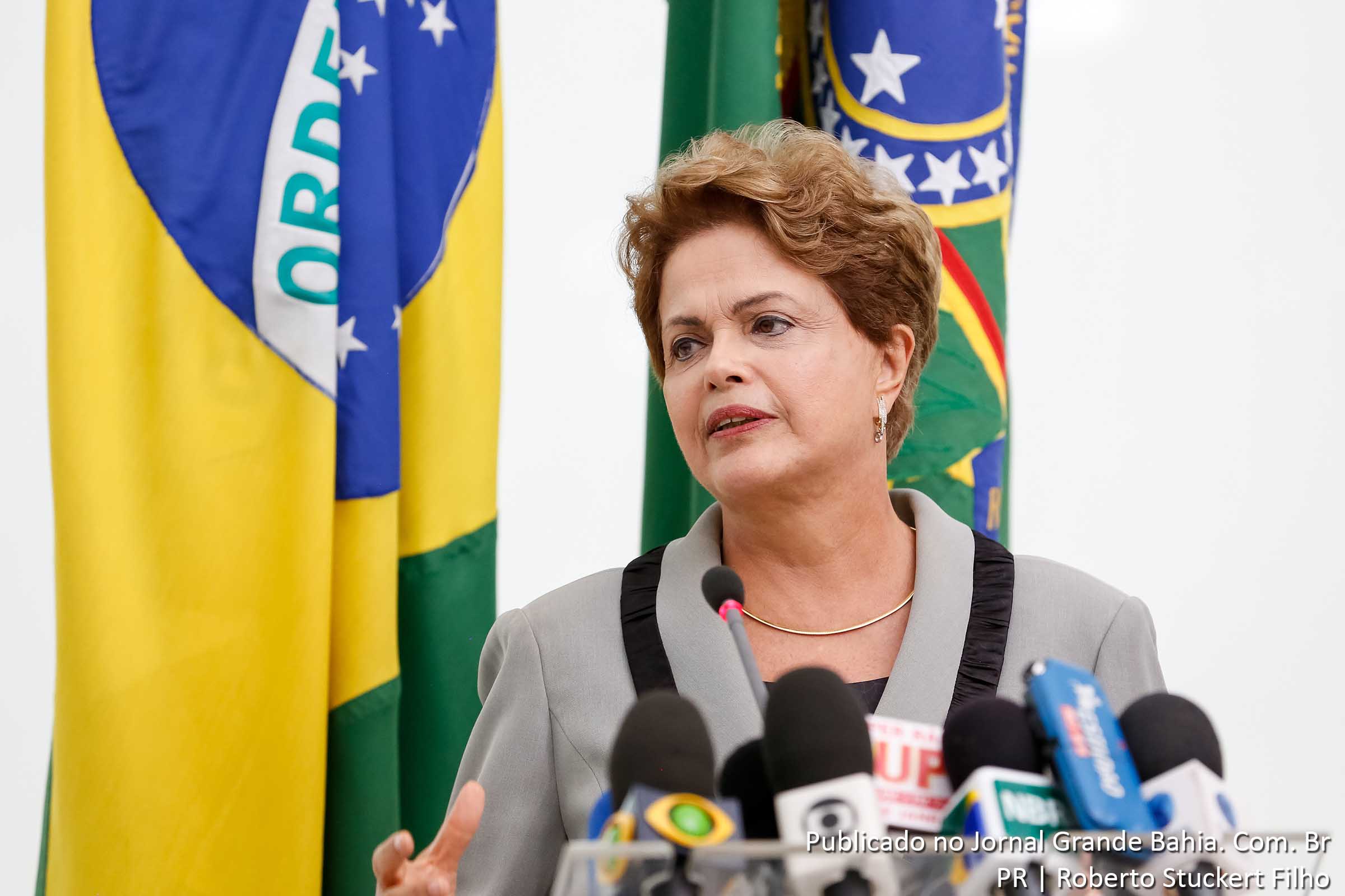 "Ajuste fiscal é fundamental para alcançar 1,2% de superávit primário", diz presidenta Dilma Rousseff.