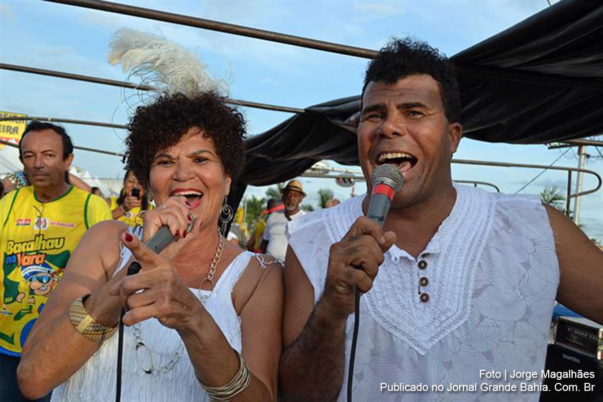 Cantores feirenses Dilma e Djalma Ferreira participam da micareta 2015.