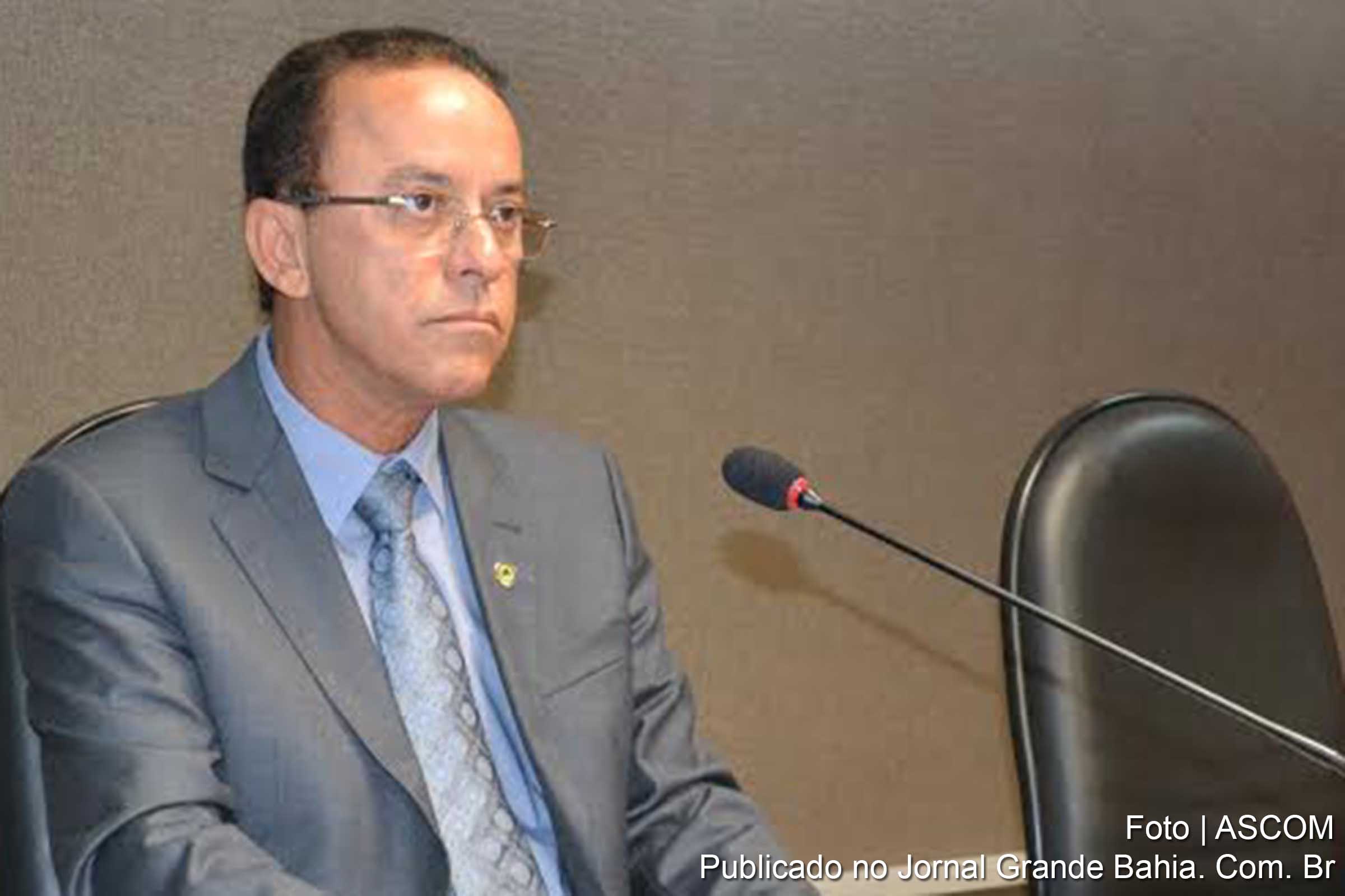 Deputado Hildécio Meireles critica gestão do sistema de saúde baiano.