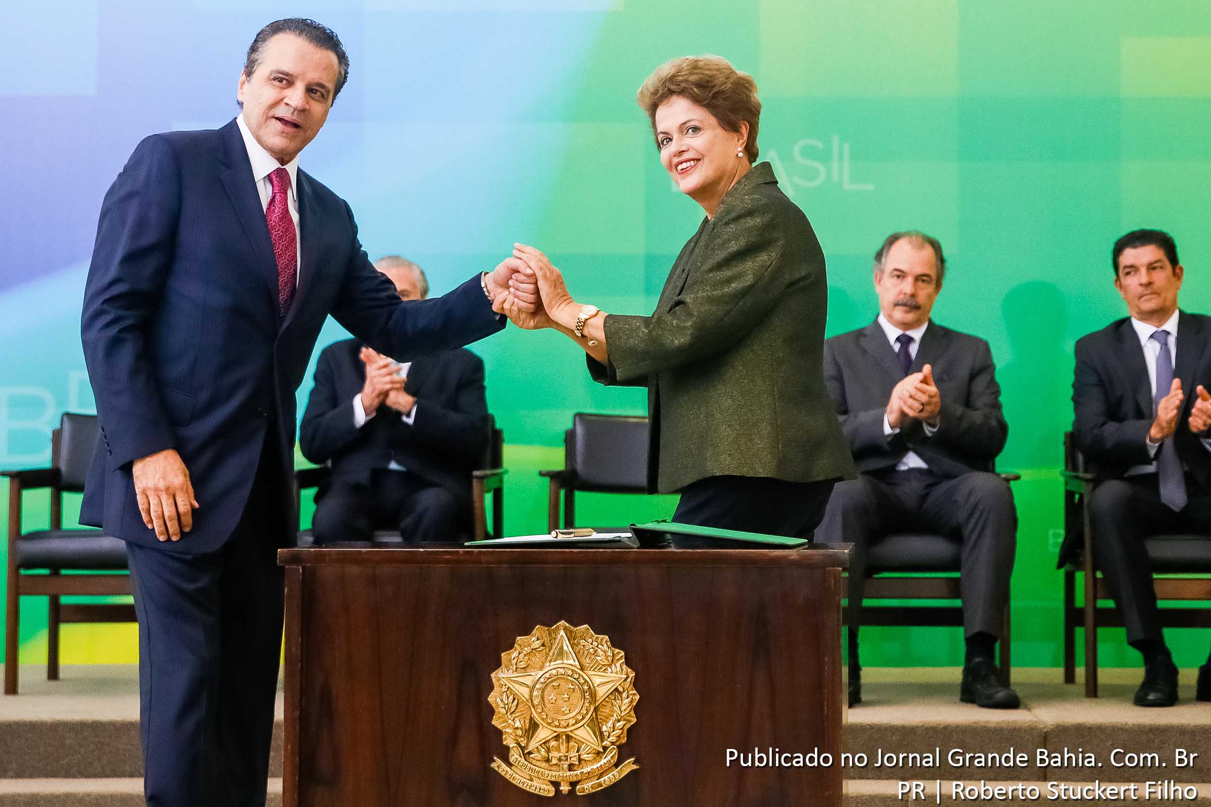 Henrique Eduardo Alves e Dilma Rousseff. A presidenta Dilma Rousseff dá posse ao novo ministro do Turismo, Henrique Eduardo Alves, em cerimônia no Palácio do Planalto.