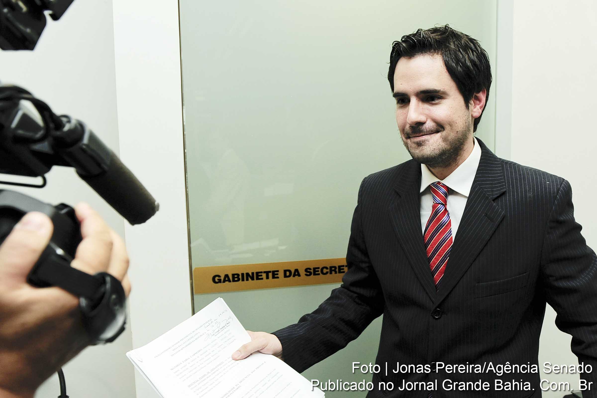 Procurador da Fazenda Nacional Mateus Carneiro apresenta à Secretaria-Geral da Mesa do Senado denúncia de crime de responsabilidade contra o ministro José Antonio Dias Toffoli, do Supremo Tribunal Feder.