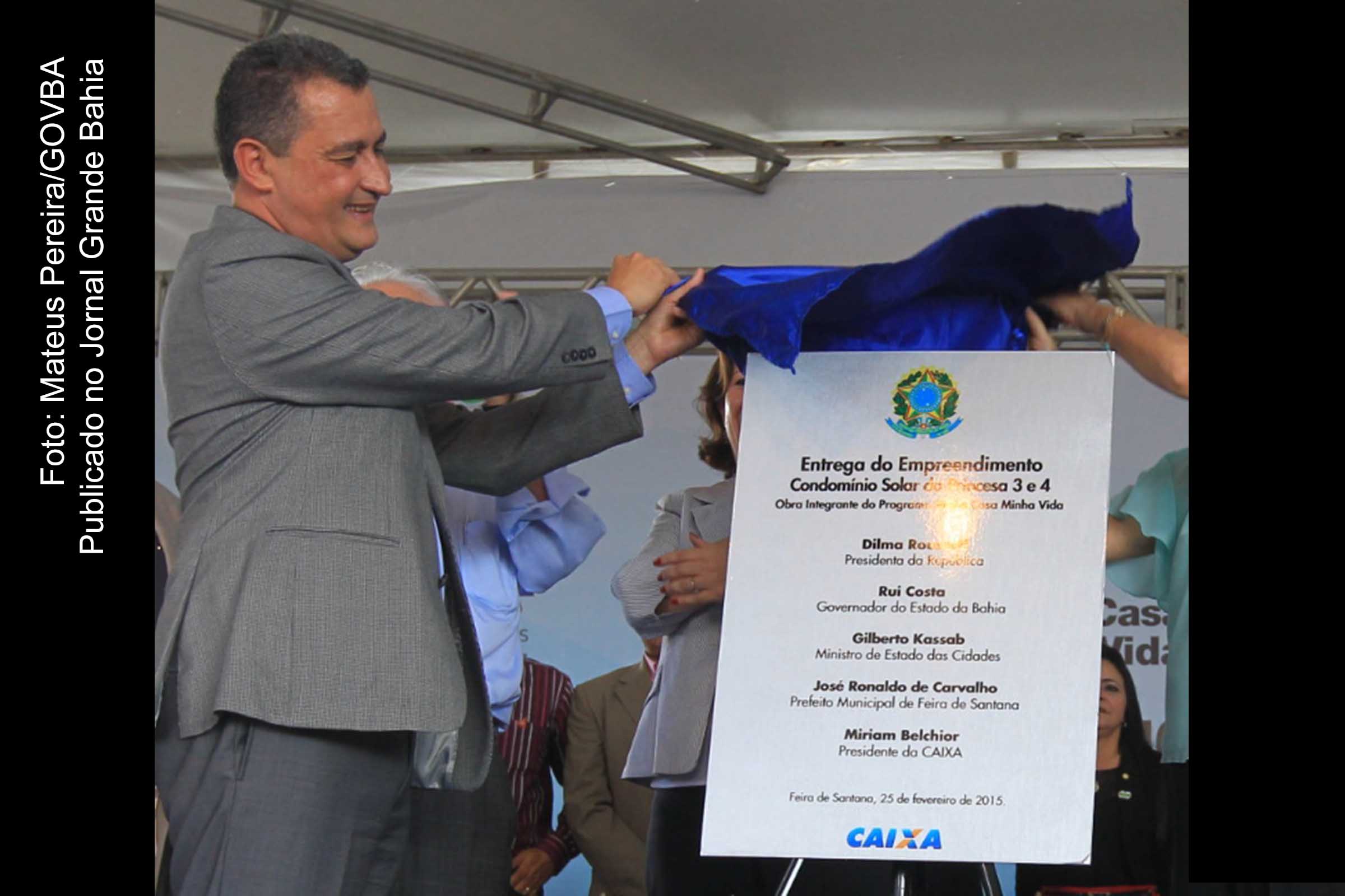 Governador Rui Costa visita Feira de Santana para inauguração de residencial e lançamento de programa.