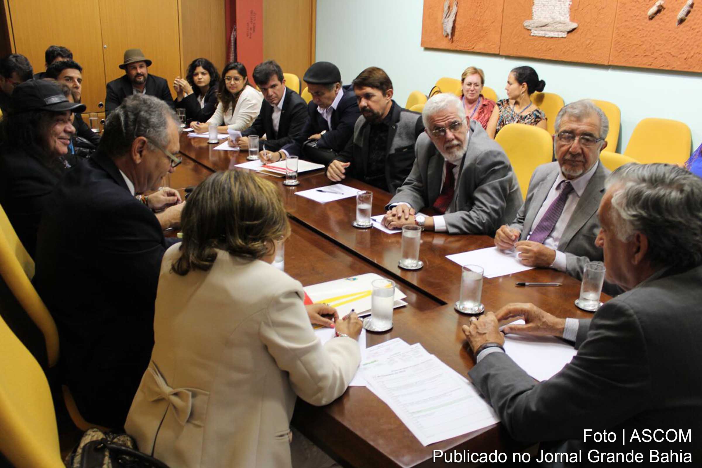 Ministro Henrique Eduardo Alves recebeu forrozeiros deputados e senadores da região Nordeste.