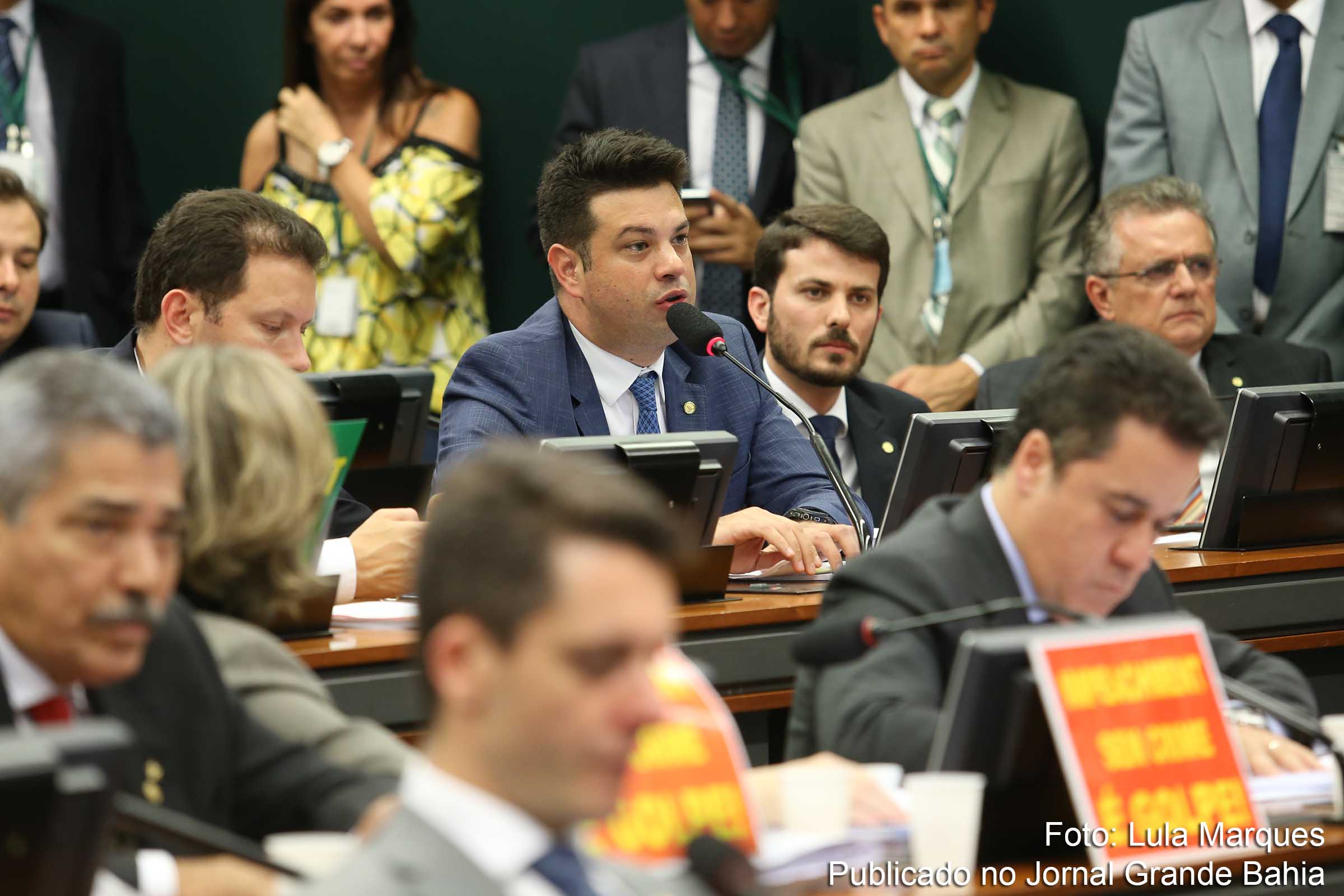 Leonardo Picciani: “O PMDB está liberado para votar na comissão.".