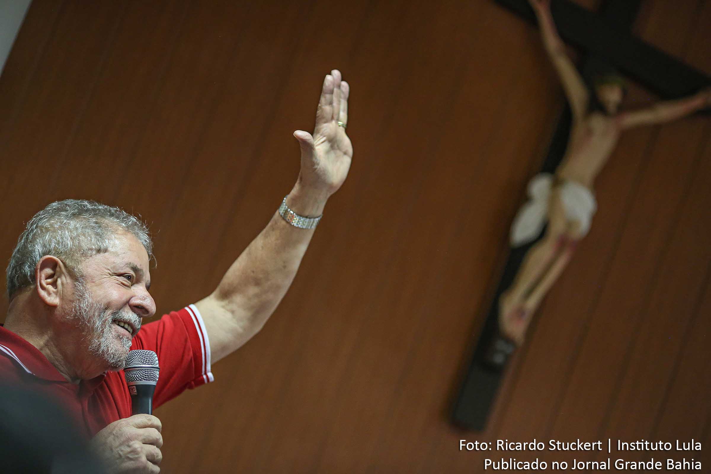 A defesa do ex-presidente Luiz Inácio Lula da Silva recorreu ao STF para tentar derrubar a decisão que o impediu de tomar posse como ministro da Casa Civil.