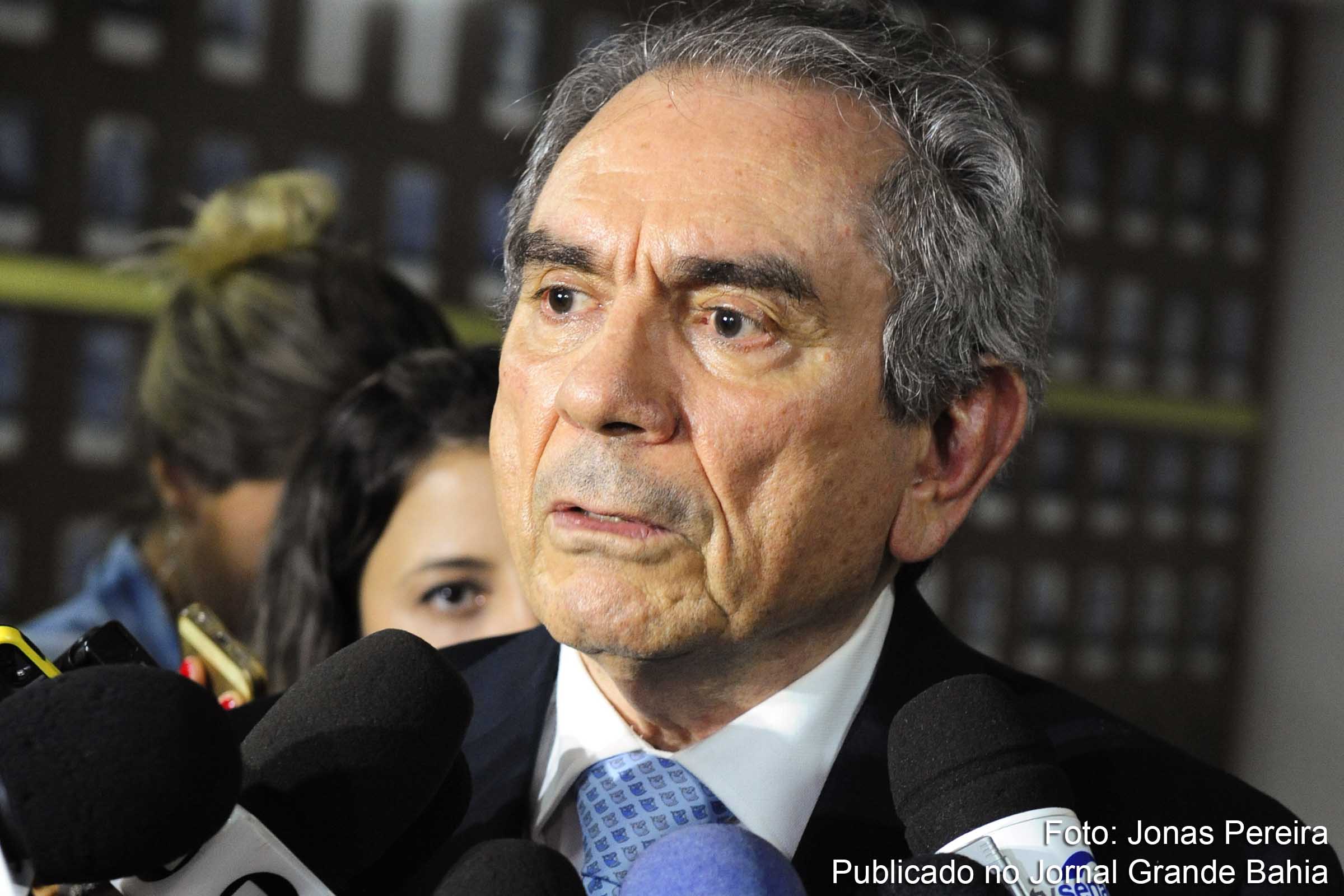 Senador Raimundo Lira diz que denúncia contra presidente Dilma Rousseff não pode ser ampliada.