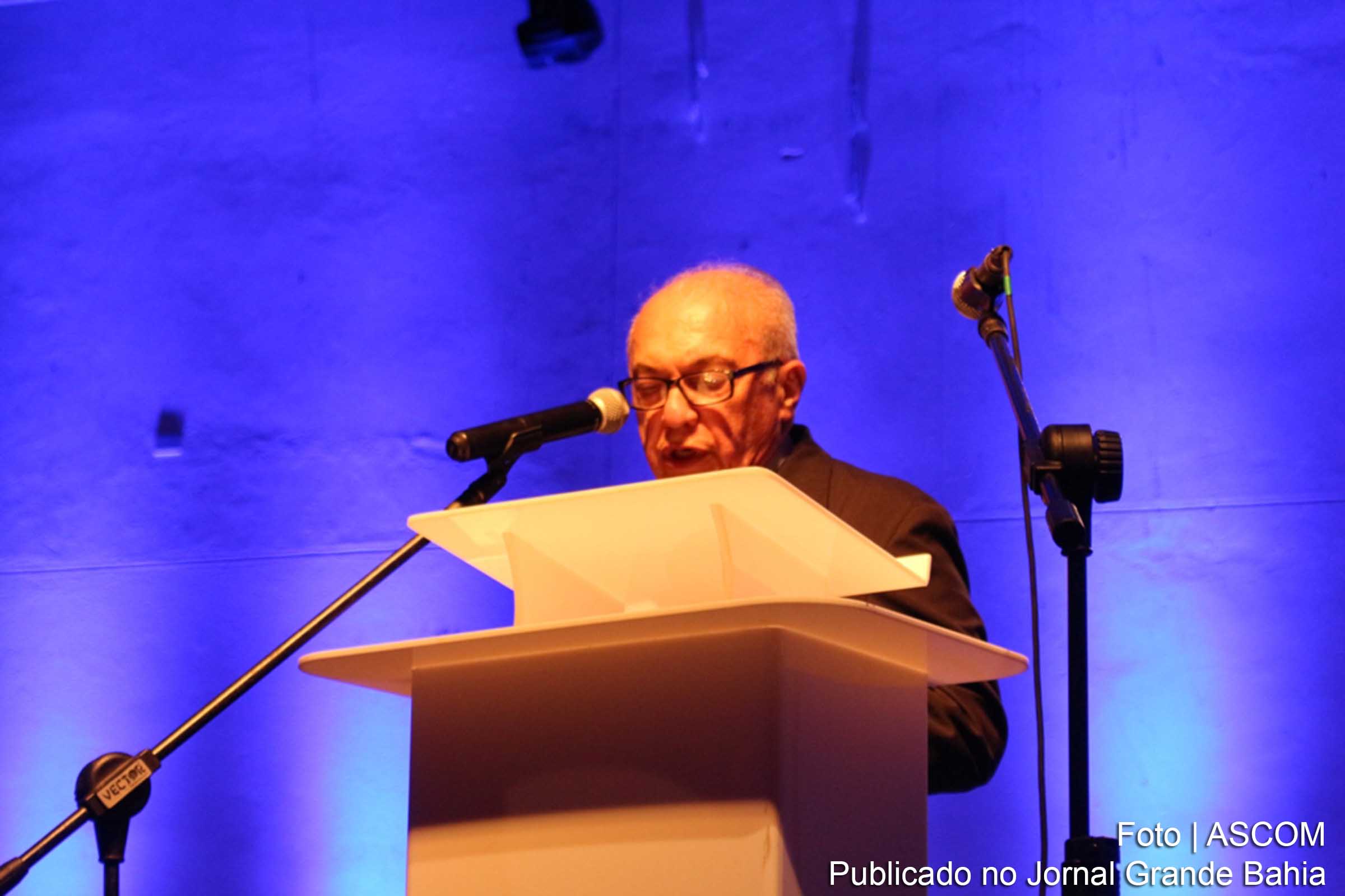 Edivaldo Machado Boaventura discursa nos 40 anos da Uefs.