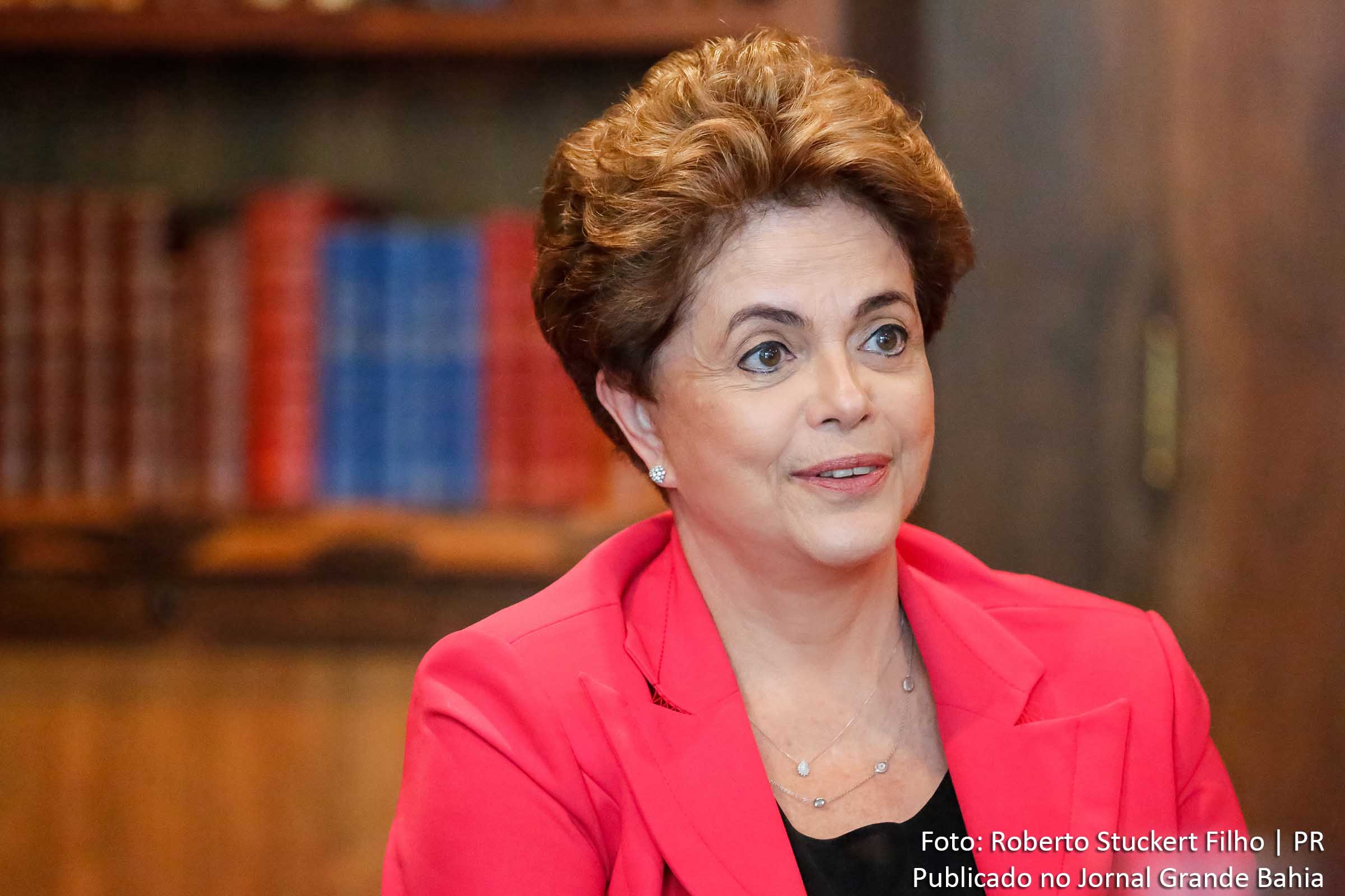 Presidente Dilma Rousseff diz que é alvo de farsa.