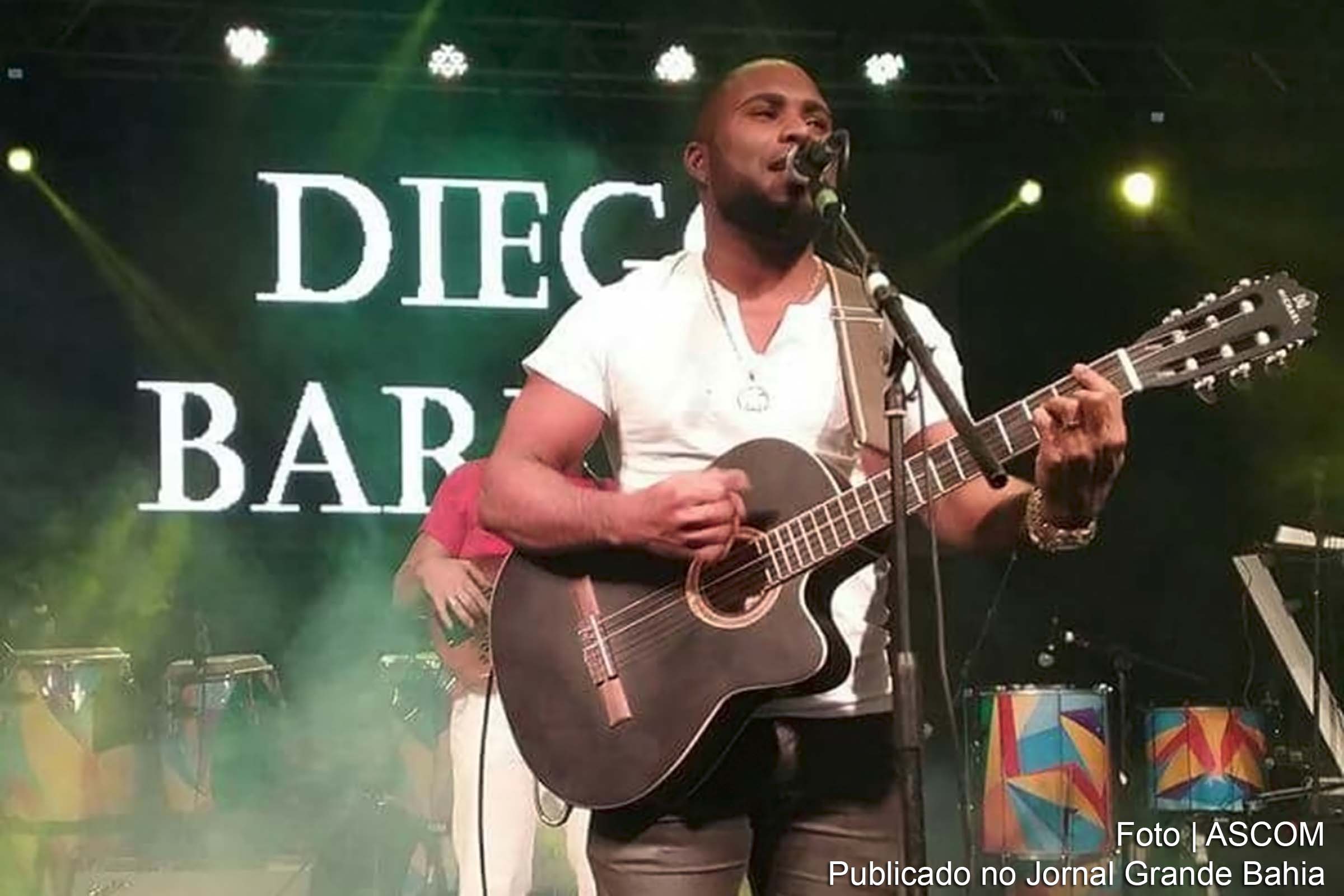 O cantor Diego Barreto realiza show na IemanJam, promovida pelo Club Bahnhof em Salvador.