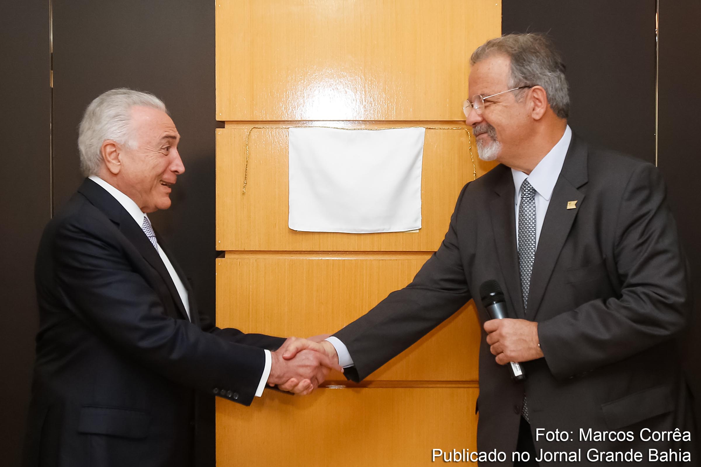 Presidente Michel Temer e Raul Jungmann. Político assumirá o comando do novo Ministério Extraordinário da Segurança Pública.