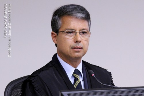 Desembargador Victor Luiz dos Santos Laus, membro da 8ª Turma do TRF4.