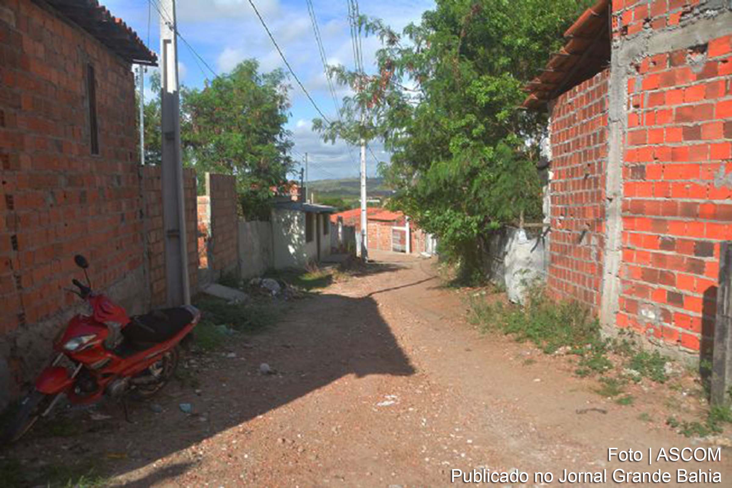 Secretaria de Desenvolvimento Urbano de Feira de Santana autoriza obras de pavimentação de ruas localizadas no Bairro Viveiros.