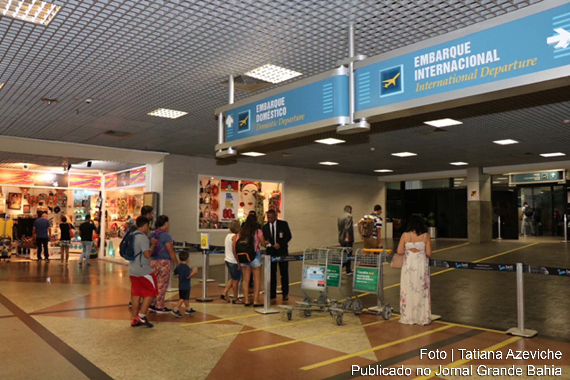 Saguão do Aeroporto de Salvador (Aeroporto Luís Eduardo Magalhães - LEM).