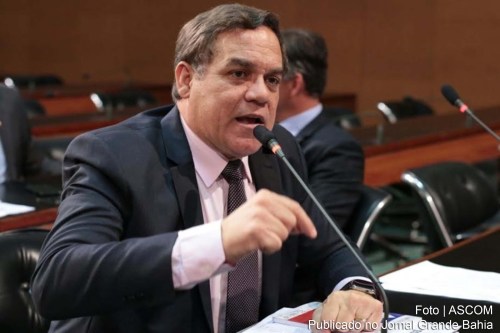 O líder da Oposição na Alba, Luciano Ribeiro (DEM), disse que houve avanços, porém o projeto continua sem explicitar o agente financeiro, desrespeitando o manual da Secretaria do Tesouro Nacional.