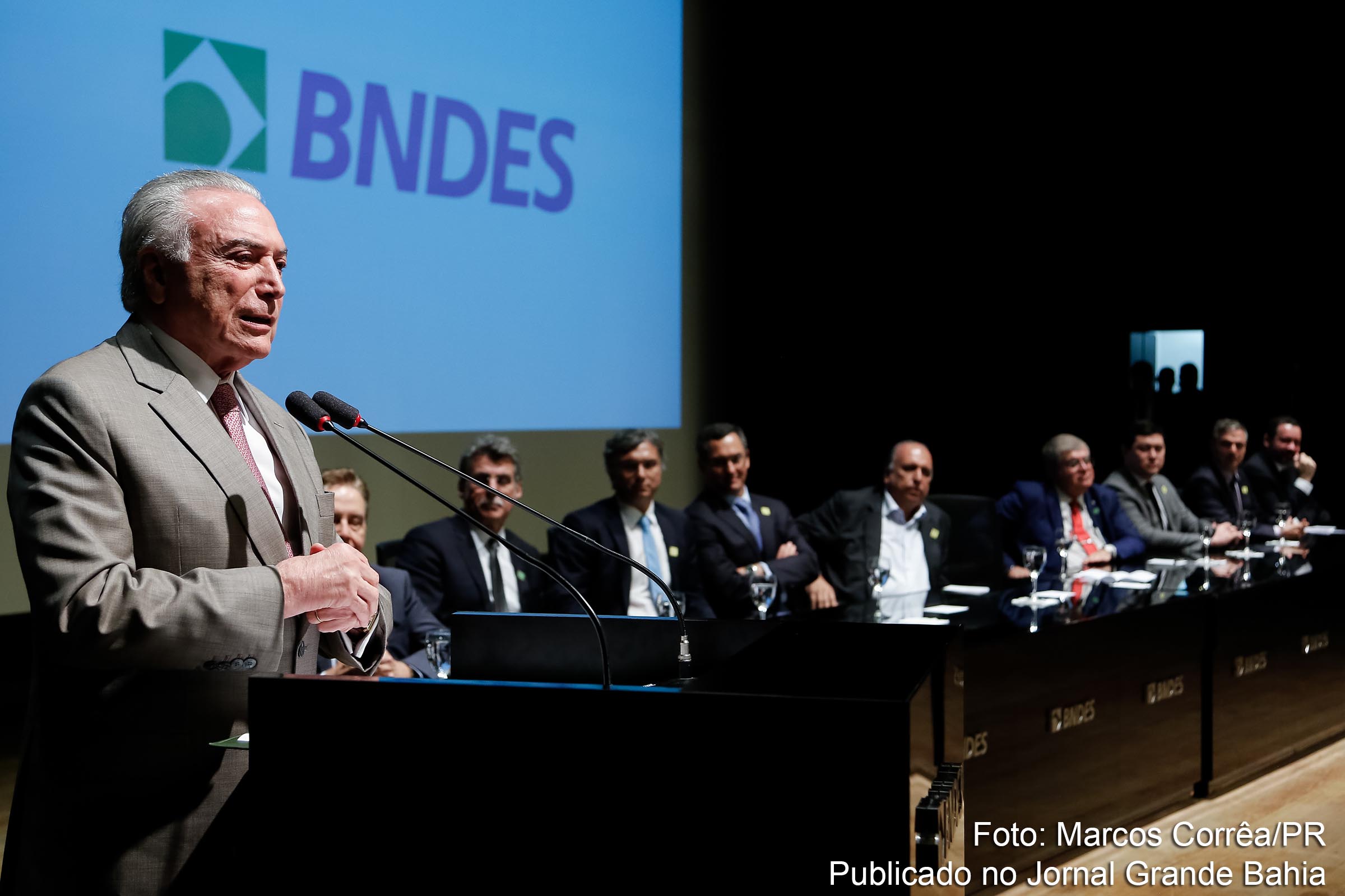 O presidente Michel Temer participa da cerimônia de posse do novo presidente do Banco Nacional do Desenvolvimento Econômico e Social.