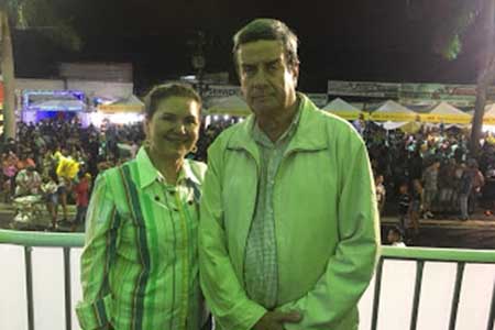 Primeira dama de Feira de Santana, Adenilda Martins e o prefeito Colbert Martins Filho.