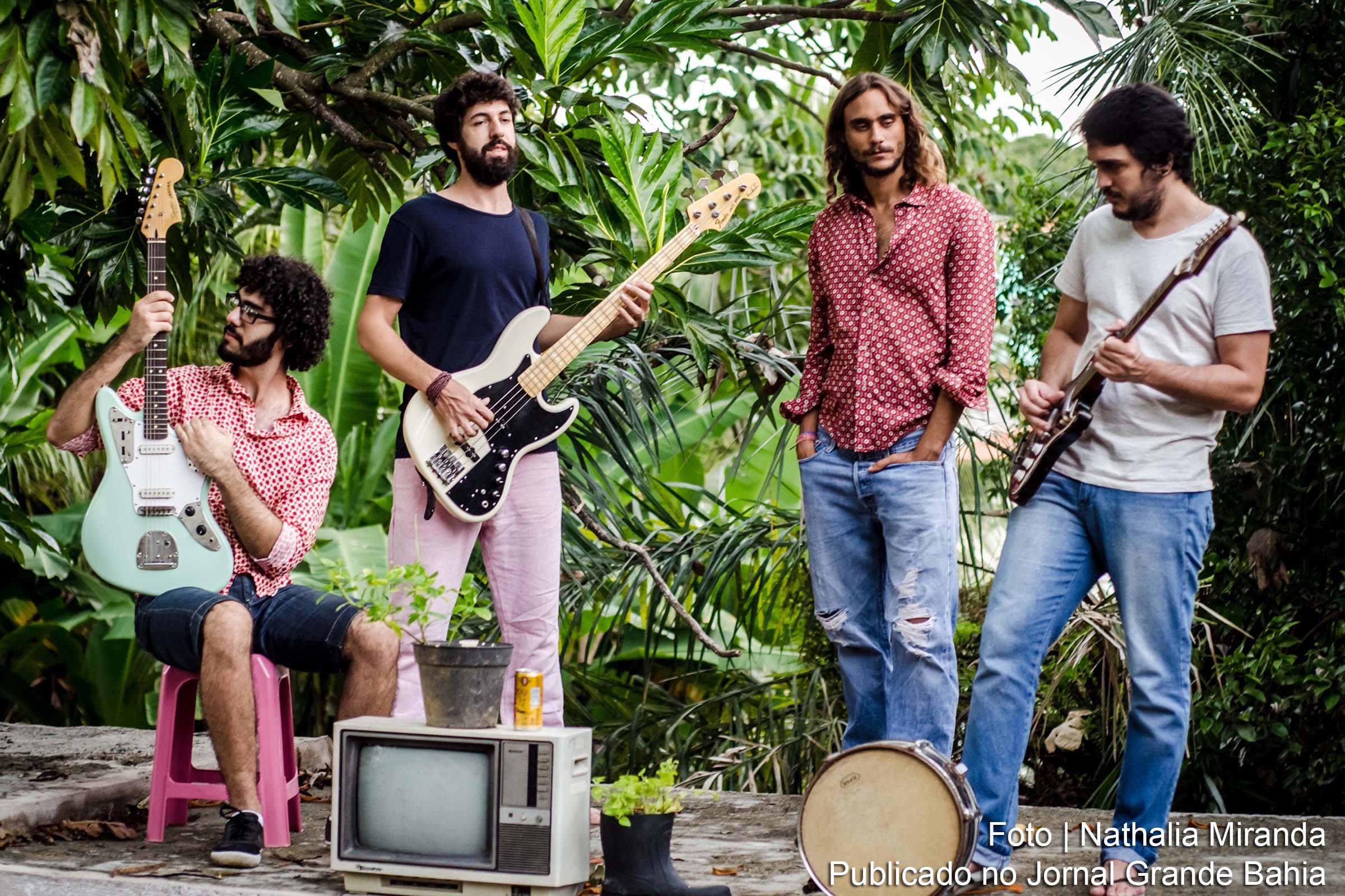 Grupo baiano Tabuleiro Musiquim divulga a música ‘Cidade Pesadelo’.