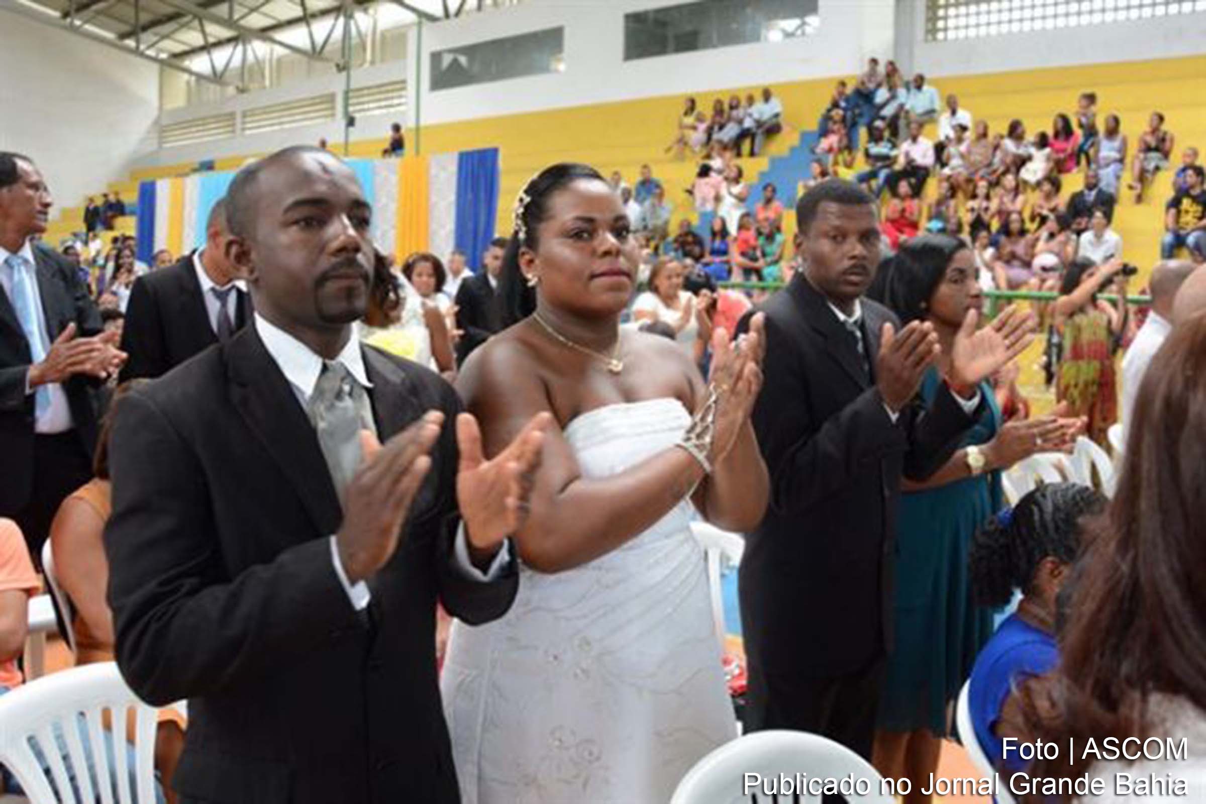 Casamento Coletivo realizado pelo programa Família Cidadã oficializa união matrimonial de 150 casais.