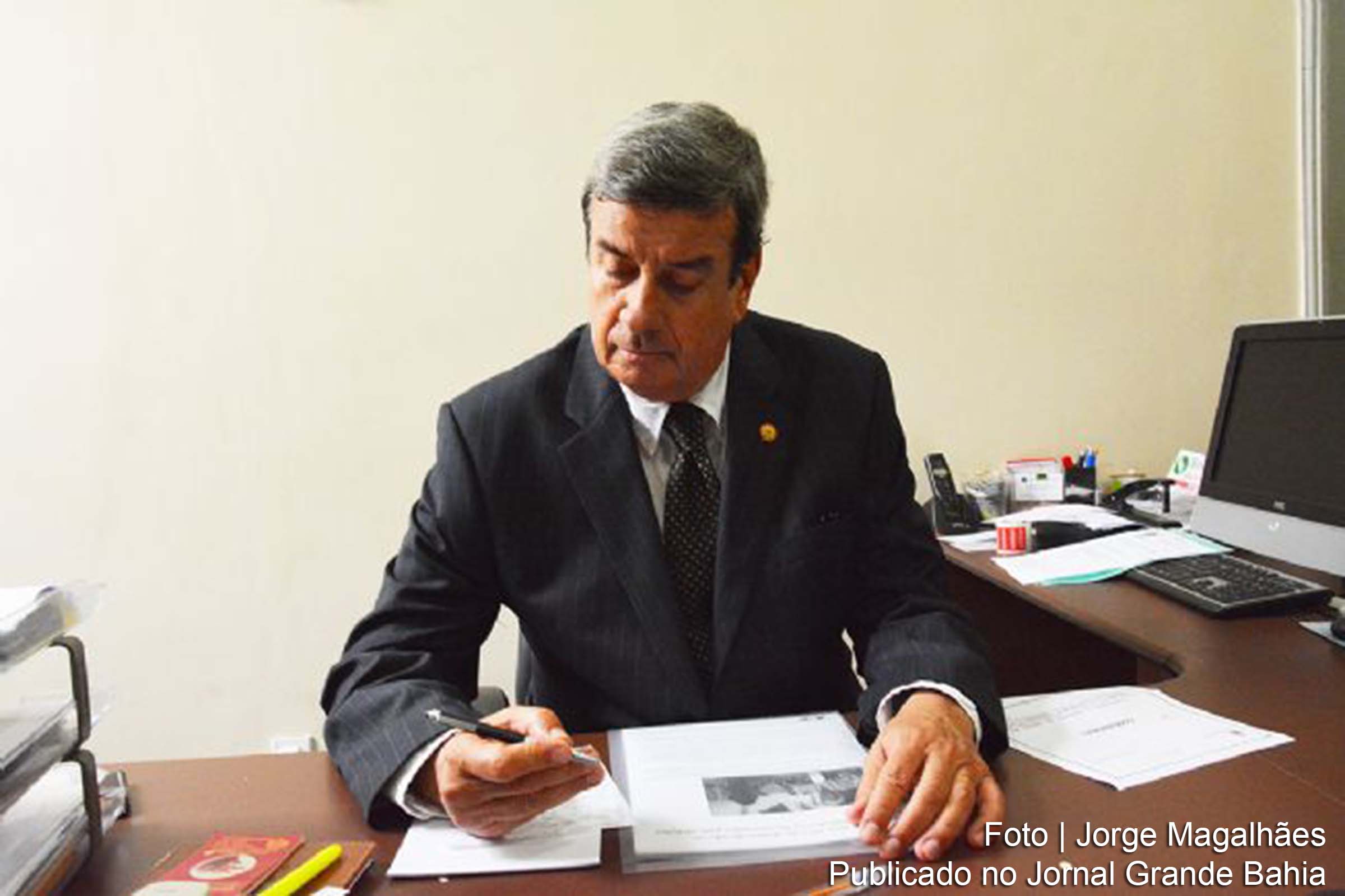 O prefeito Colbert Martins Filho sancionou a lei municipal, aprovada em segunda discussão pela Câmara Municipal, que autoriza a administração a contratar operação de crédito da ordem de até R$ 130 milhões.
