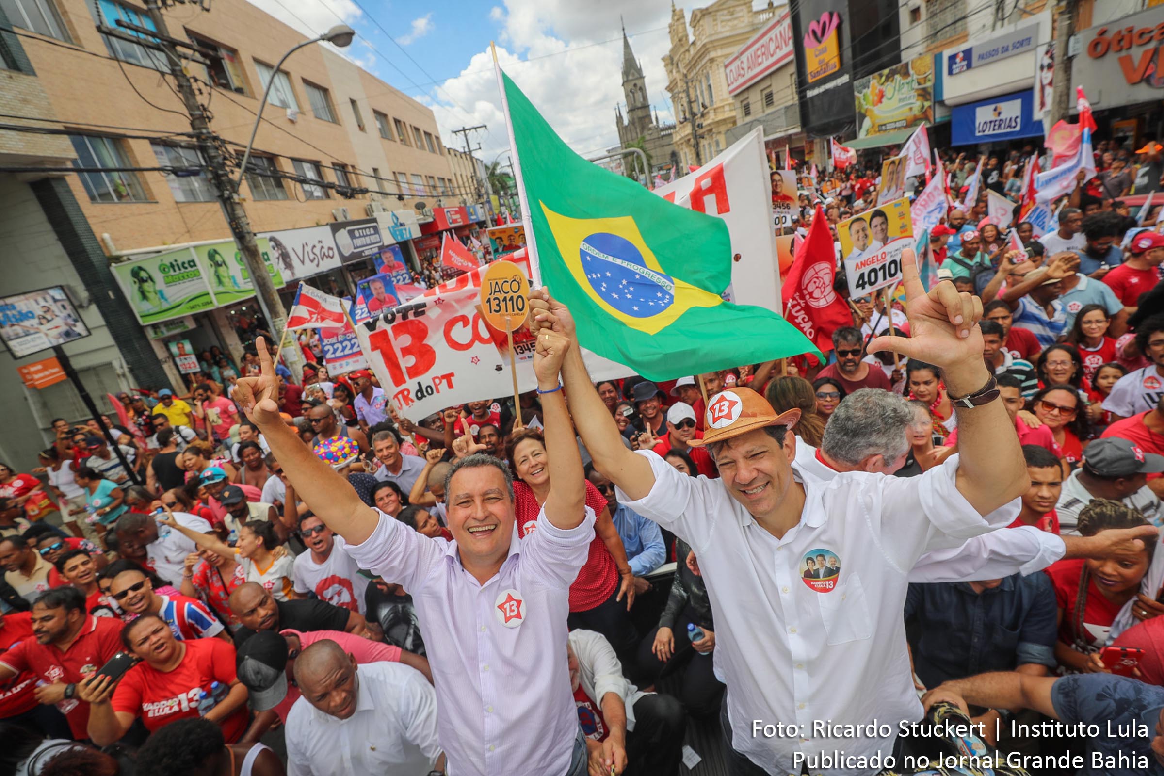 Rui Costa e Fernando Haddad promovem ato de campanha eleitoral em Feira de Santana.
