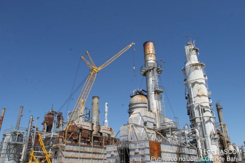 Petrobras vende refinaria de Pasadena para empresa francesa.