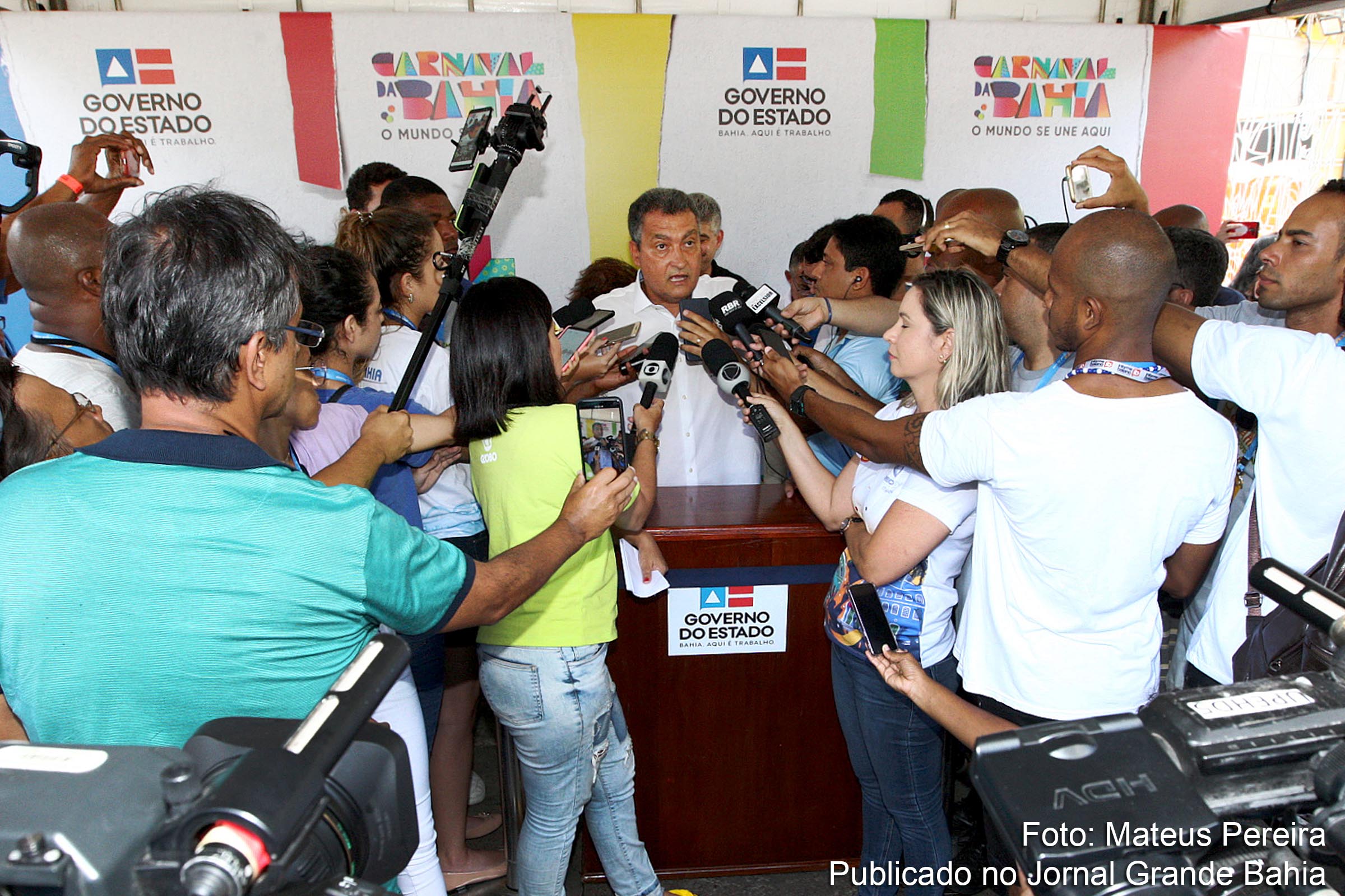 Governador Rui Costa concede entrevista coletiva, no Campo Grande. Na oportunidade, ele apresenta detalhes do carnaval de Salvador.