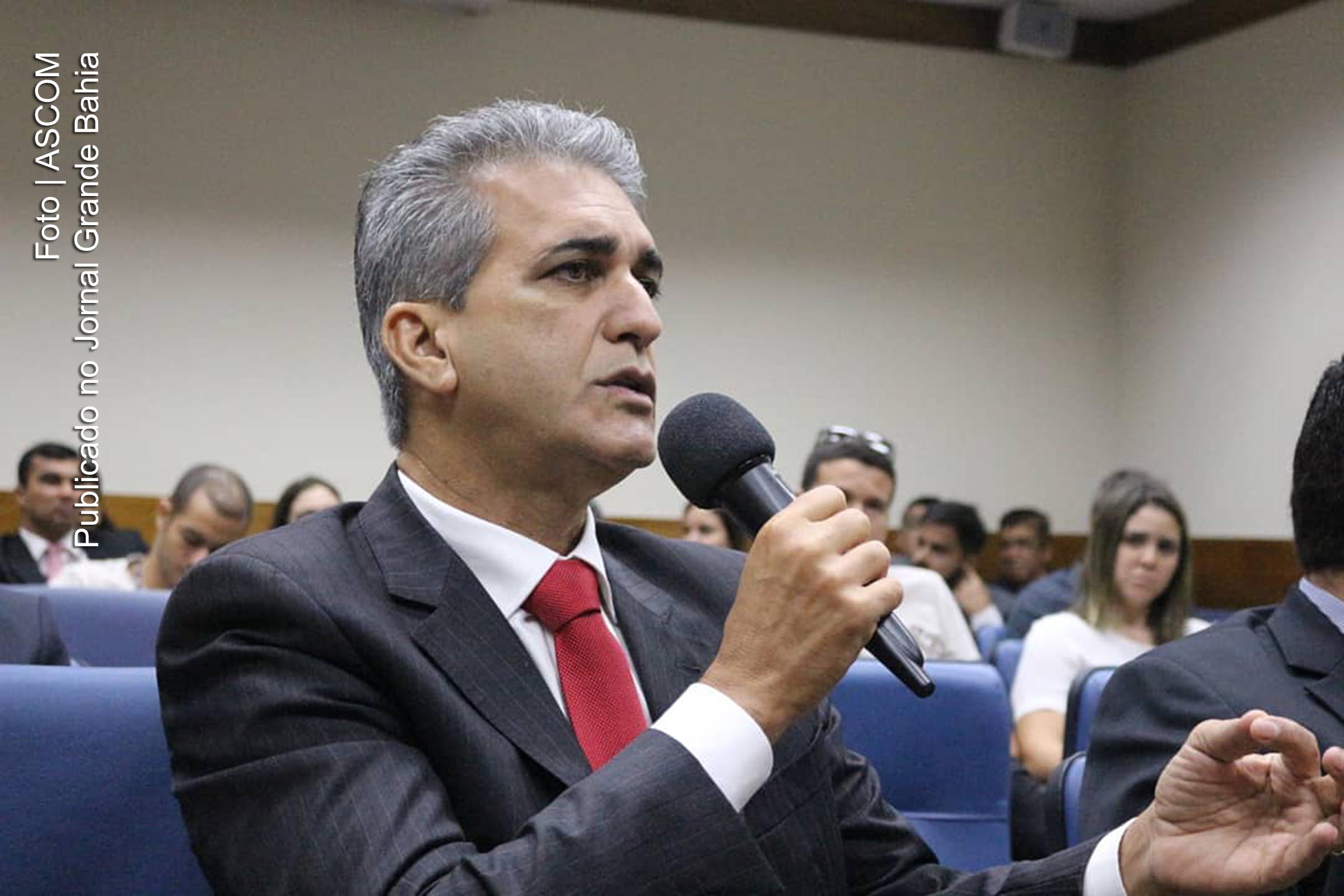 Robinson Almeida (PT-BA), deputado estadual, aponta crime de responsabilidade do presidente Jair Bolsonaro por não nomear reitor da UFRB.