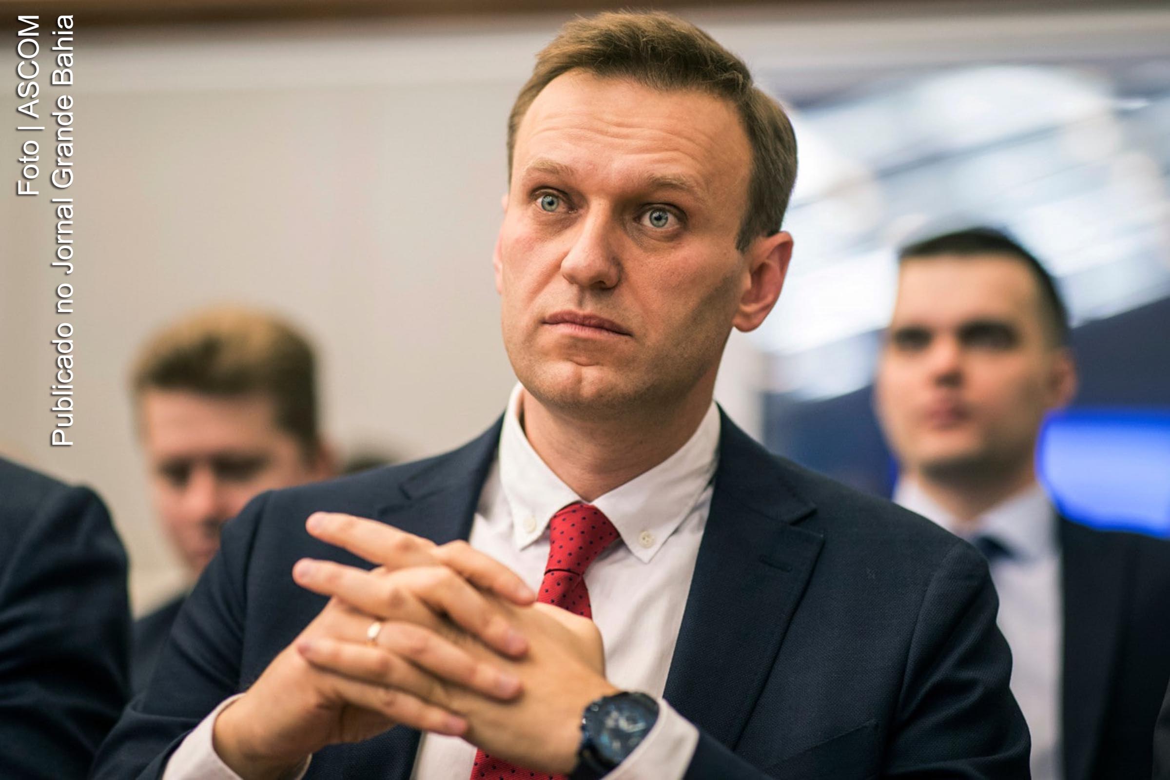 Alexei Anatolievich Navalny é um advogado, ativista político e financeiro, blogueiro e político da Rússia. A partir de 2009, Navalny se tornou um dos principais oposicionistas ao presidente Vladimir Putin.