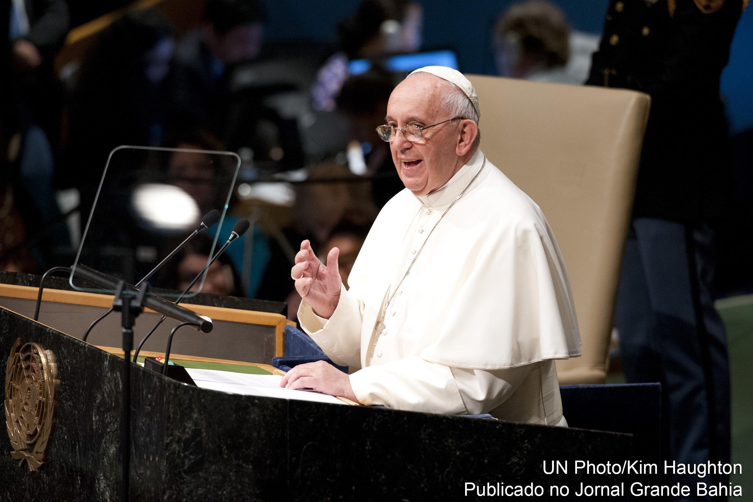 Papa Francisco diz que os governos devem agir com determinação de cultivar o desenvolvimento humano integral, de garantir uma vida melhor para as gerações futuras.
