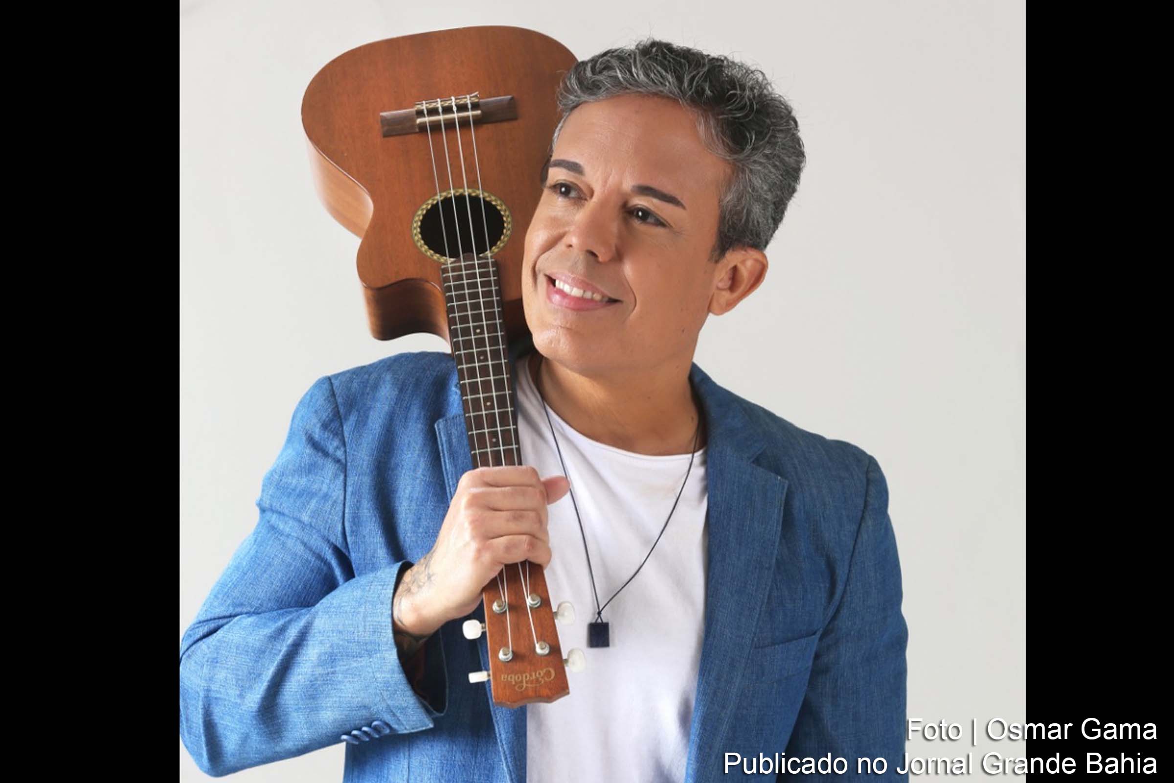 Ramon Cruz, cantor, compositor e músico.