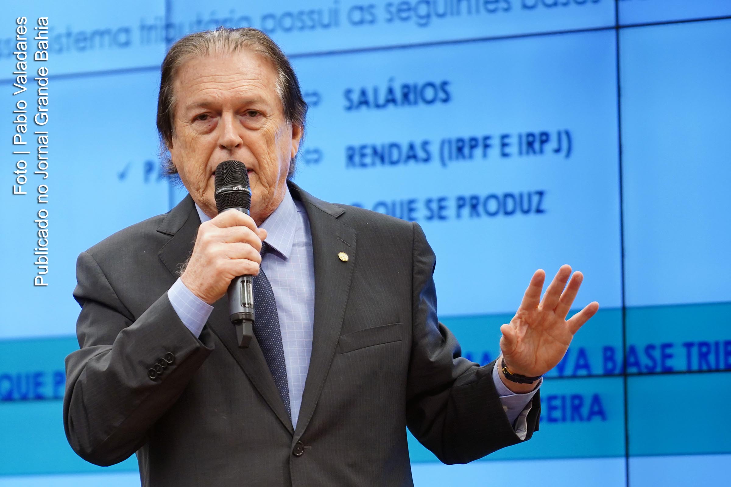 Luciano Bivar, deputado federal por Pernambuco e presidente nacional do PSL.