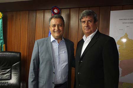 Governador Rui Costa e o prefeito Colbert Martins Filho.