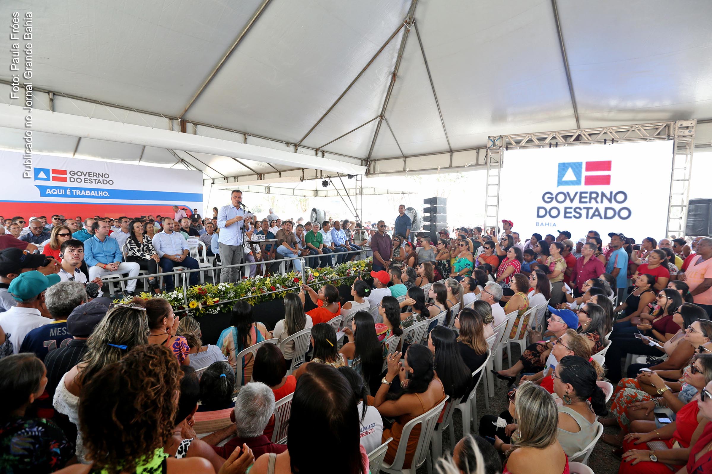 Governador Rui Costa assina a ordem de serviço para construção da Policlínica Regional de Saúde e inaugura obras de pavimentação de vias, no município de Ribeira do Pombal.