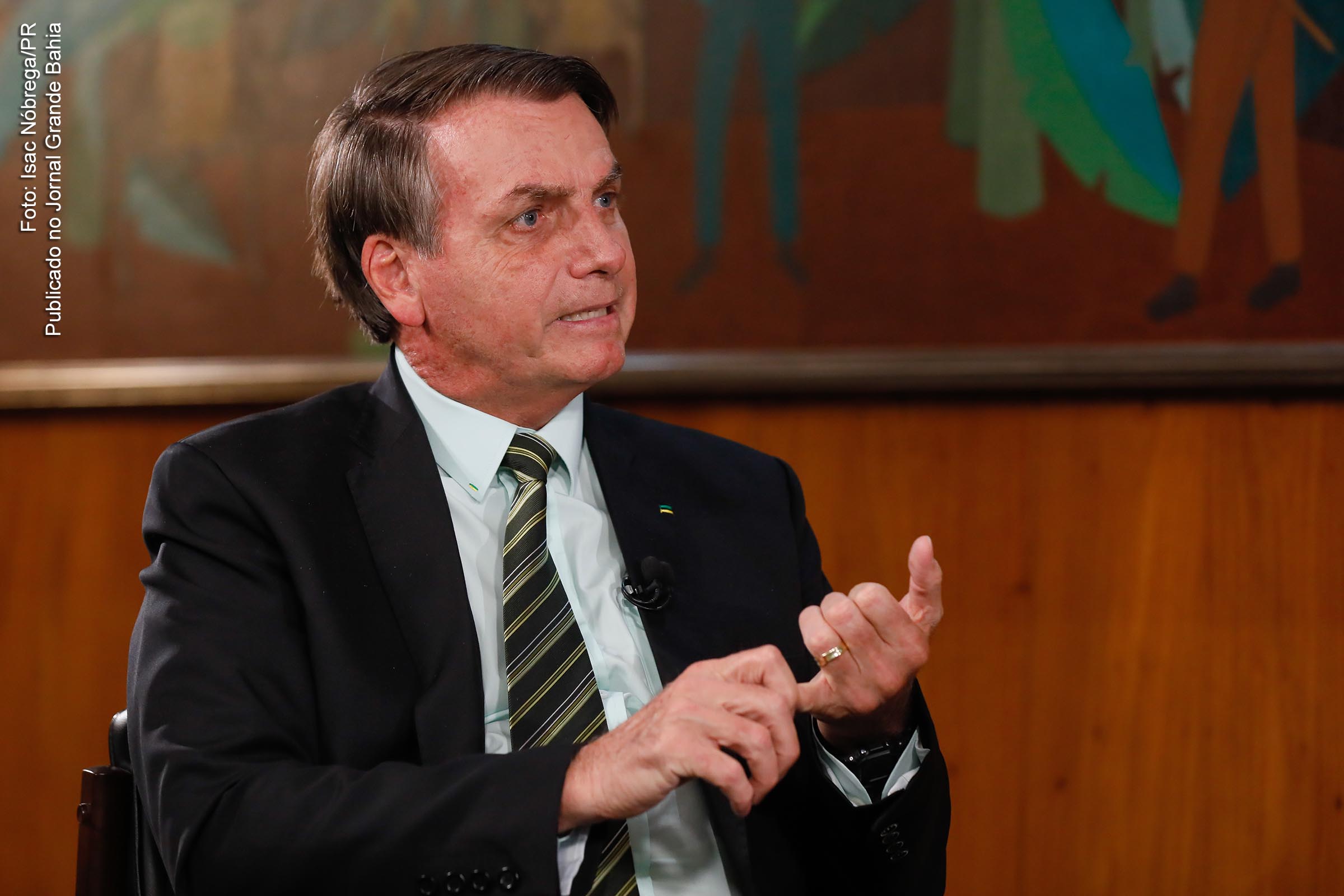 Extremista de direita Jair Bolsonaro, governante tirano e inepto é contra o isolamento social.