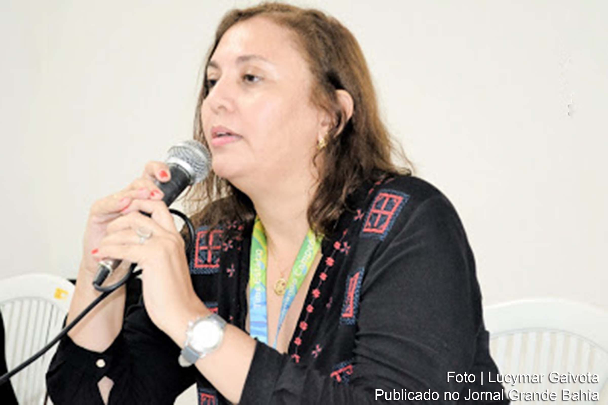 Antoniella Devanier, escritora, jornalista, advogada e mestre em comunicação e semiótica pela PUC/SP.
