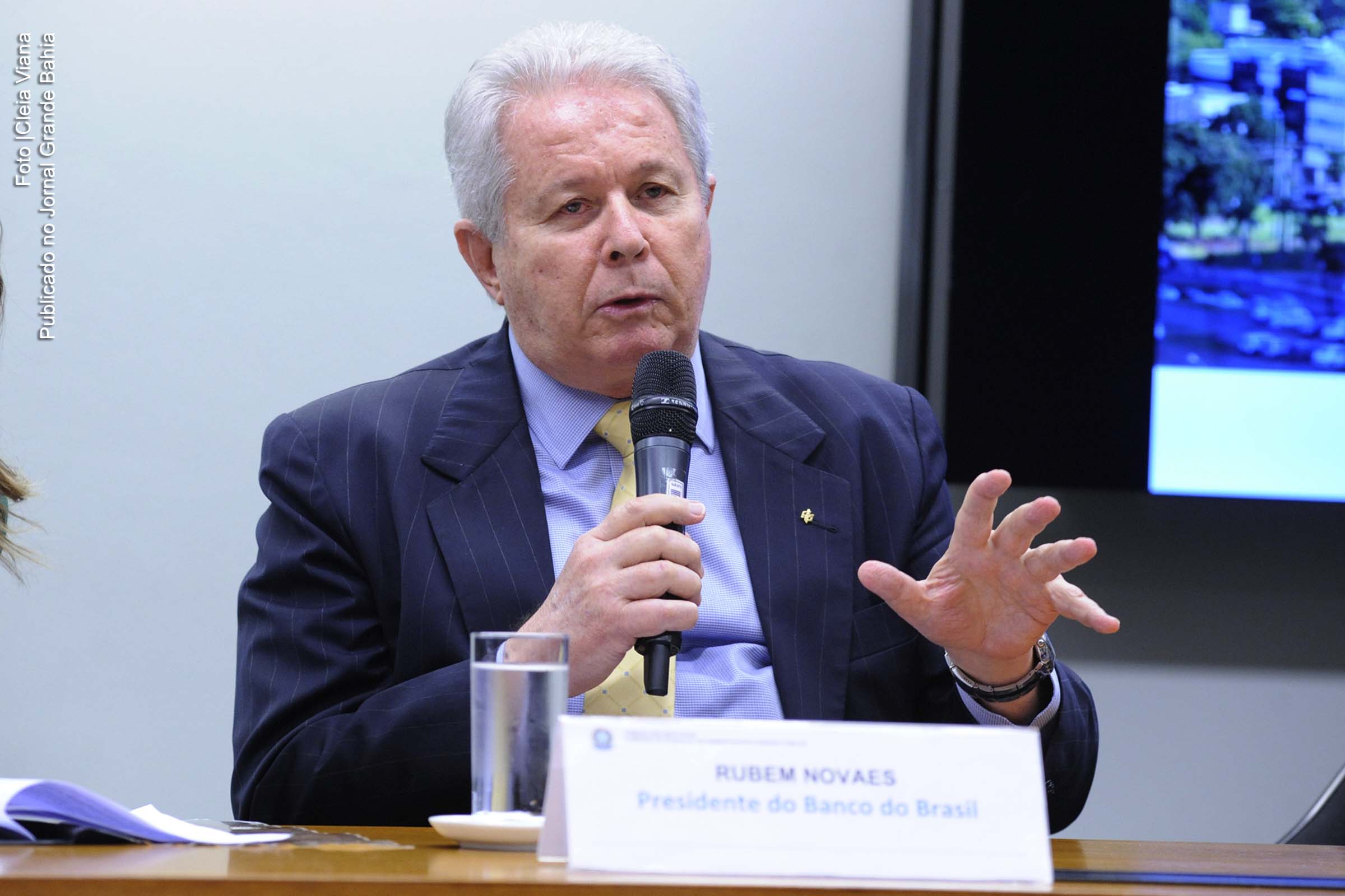 Rubem Novaes; presidente do Banco do Brasil.