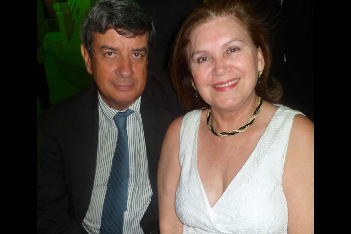 Aniversaria hoje, o prefeito Colbert Martins Filho, que fugir da cidade com a esposa e primeira dama Adenilda.
