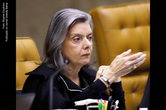 Ministra do STF Carmen Lucia classificou como graves ataques de presidente Jair Bolsonaro às urnas.