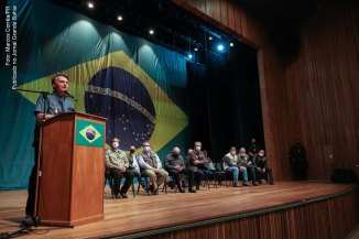 Extremista Jair Bolsonaro volta a ameaçar realização das Eleições 2022.