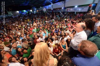 José Ronaldo (DEM) discursa durante encontro com lideranças de Feira de Santana ocorrido em 13 de agosto de 2018, em ato de campanha ao governo da Bahia.